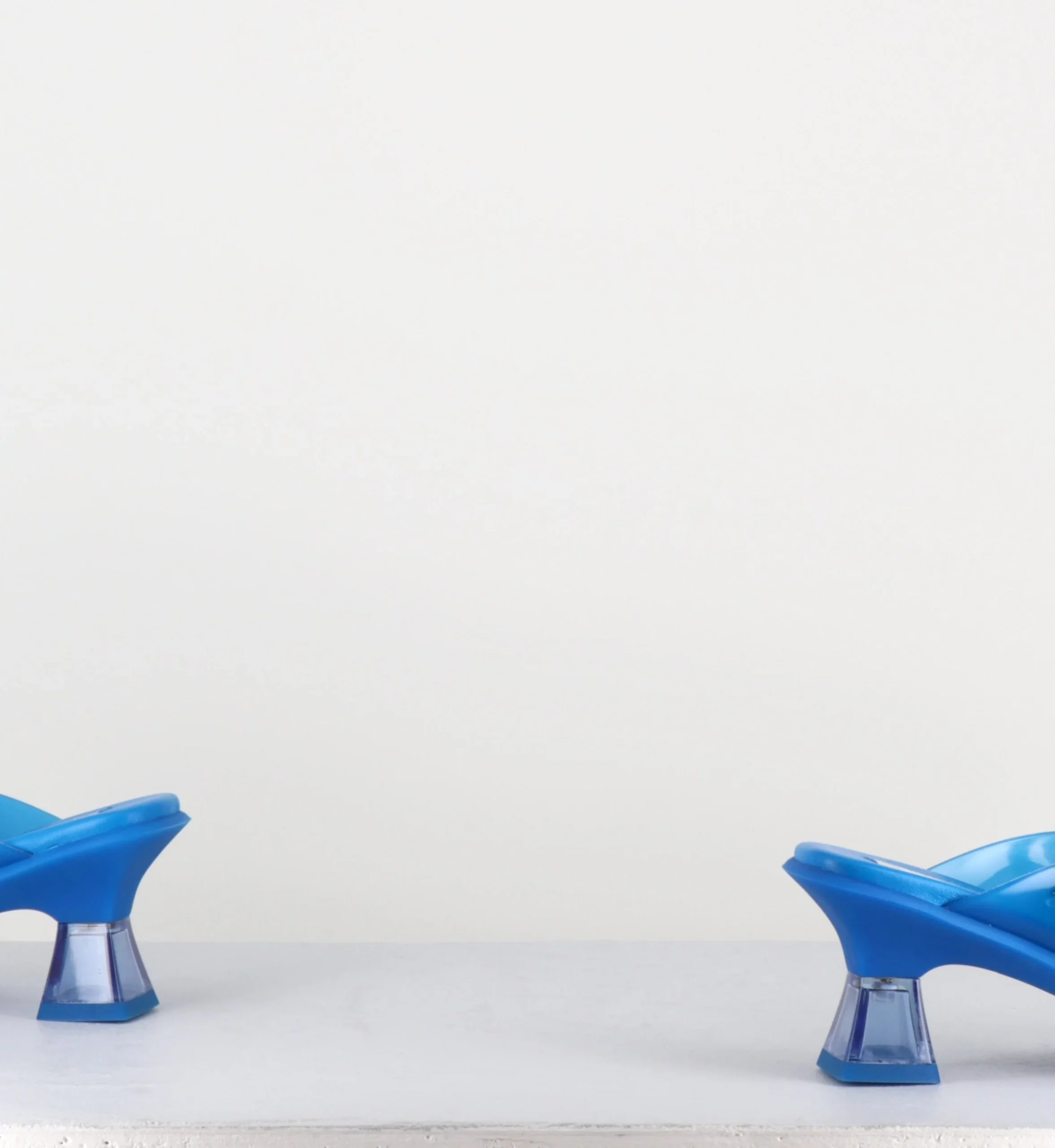 Tong cuir bleu & plexi ornées de coquillages - OCEANE BLUE SANDALS – Image 6