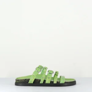 Sandales plates en cuir vert clair multi-brides à clous - 68750 LEAF