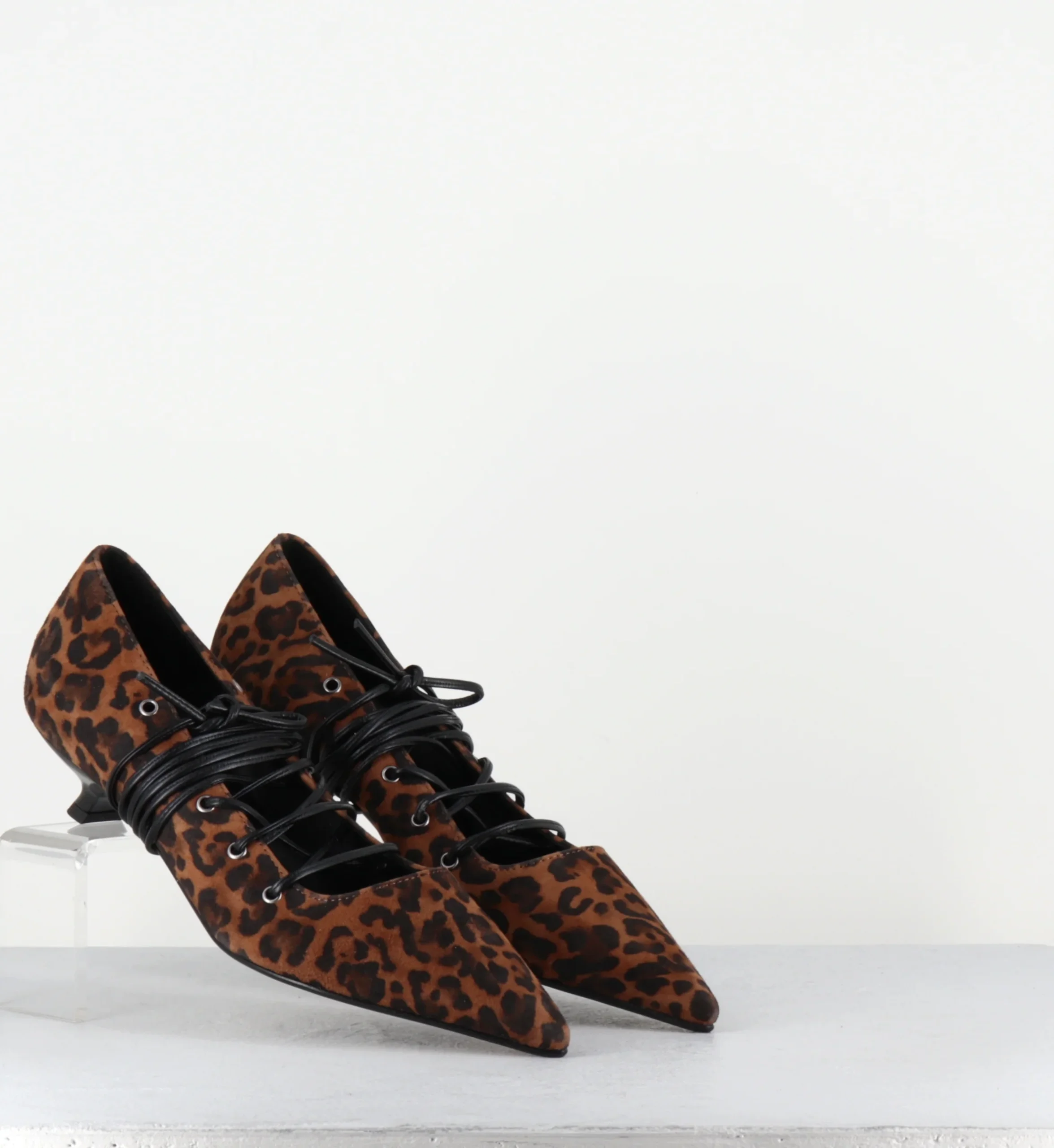 Escarpins pointus à lacets leopard - LUCI JAGUAR BRANDY – Image 5