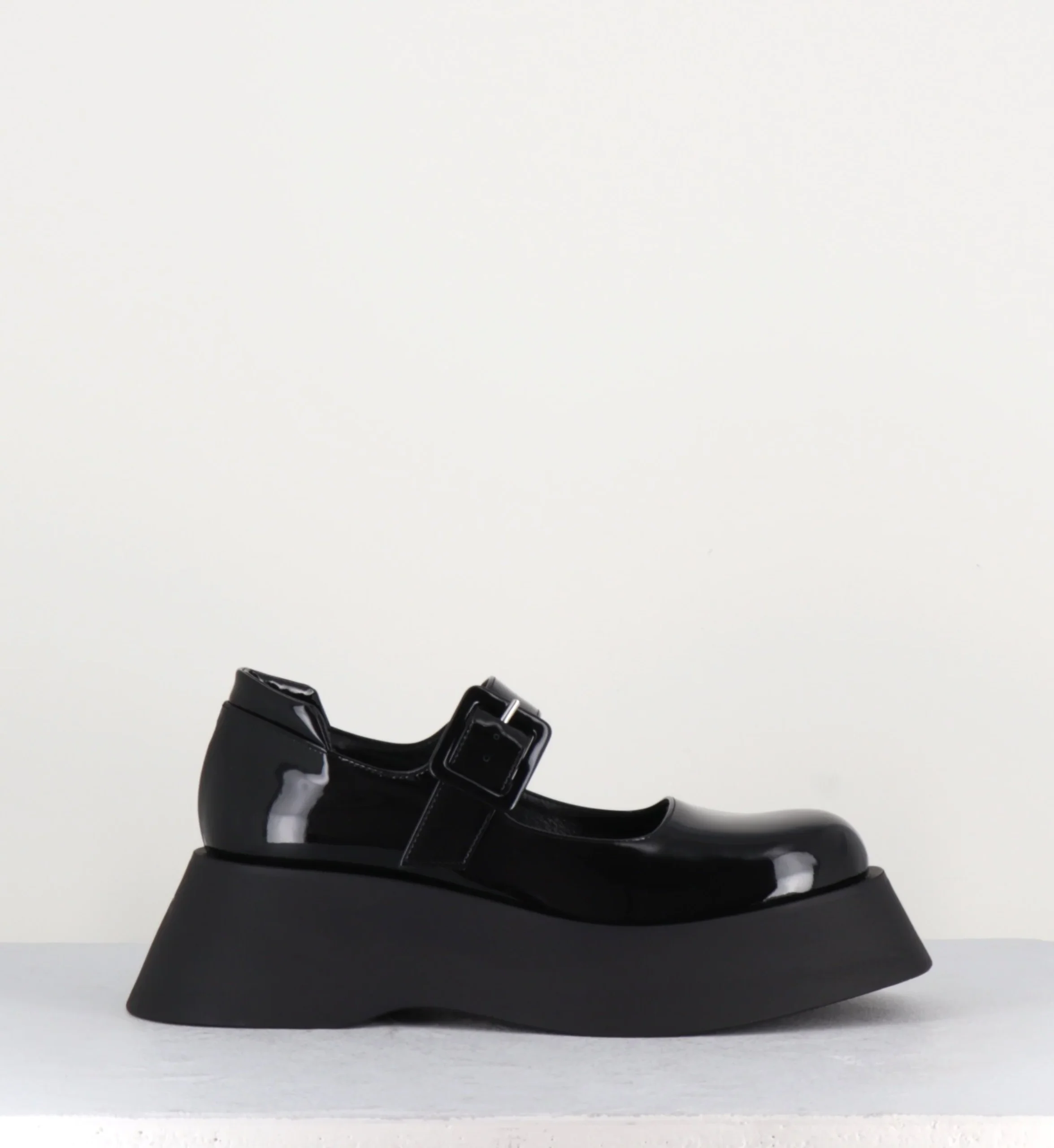 90s babies à plateforme en cuir vernis noir - CORA VERNICE NERO – Image 2