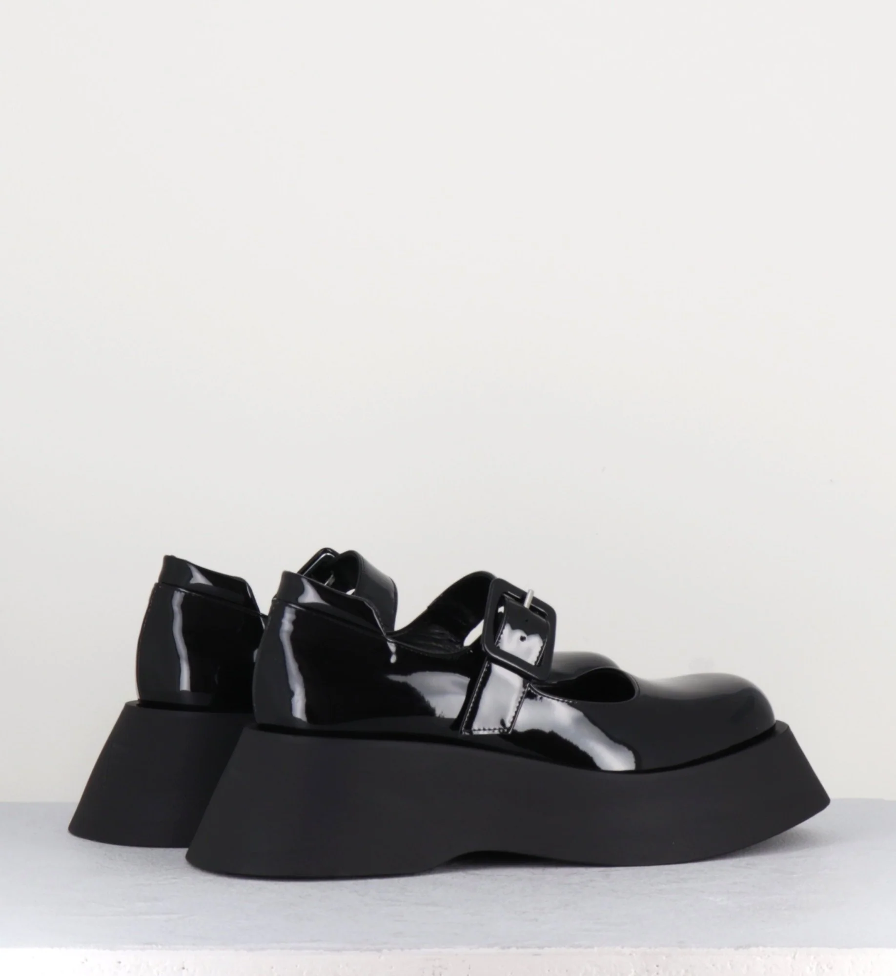 90s babies à plateforme en cuir vernis noir - CORA VERNICE NERO – Image 4