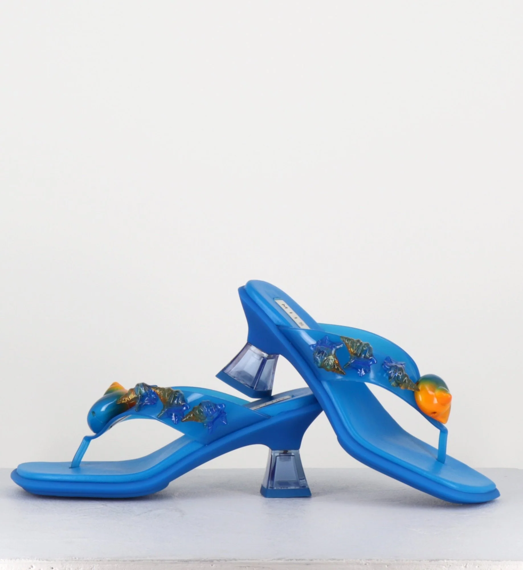Tong cuir bleu & plexi ornées de coquillages - OCEANE BLUE SANDALS – Image 8