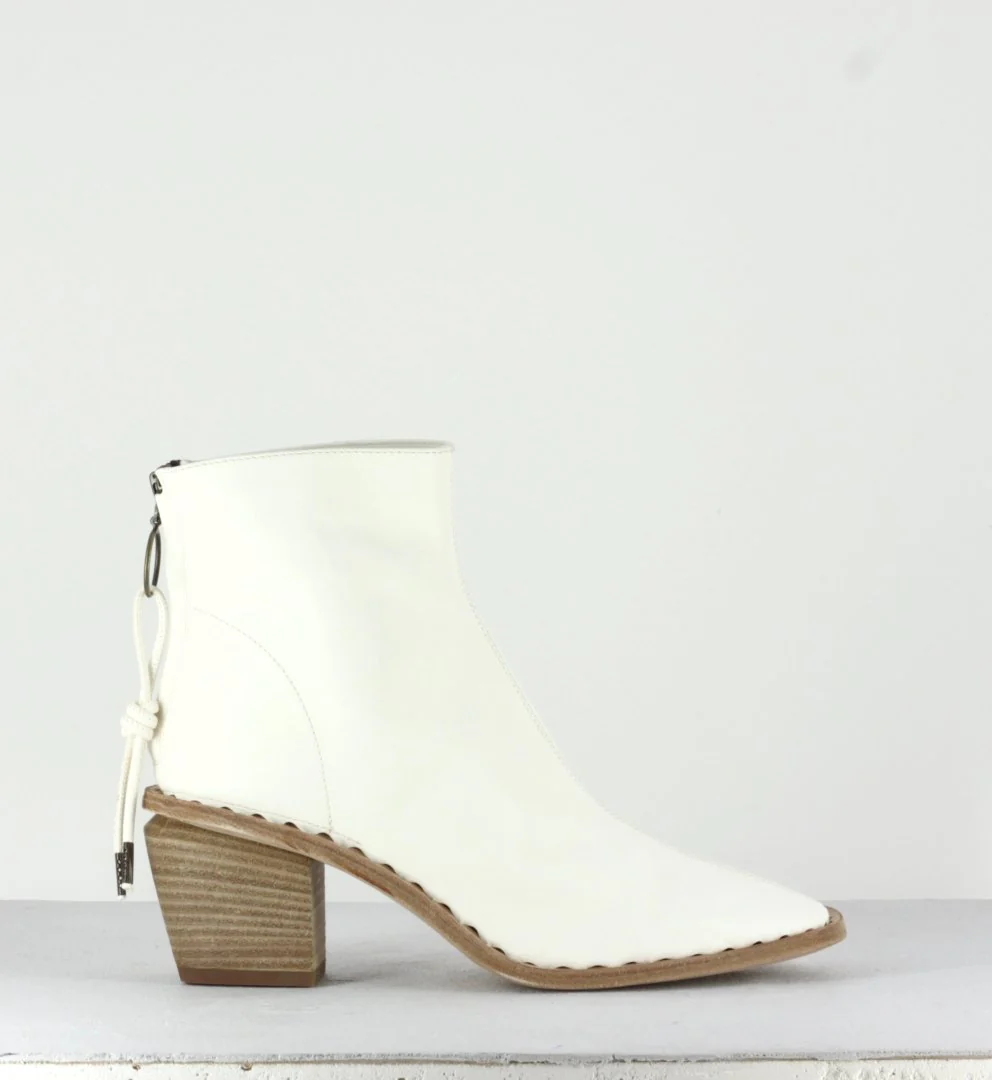 Boots blanches à bout carré - Yolande 001