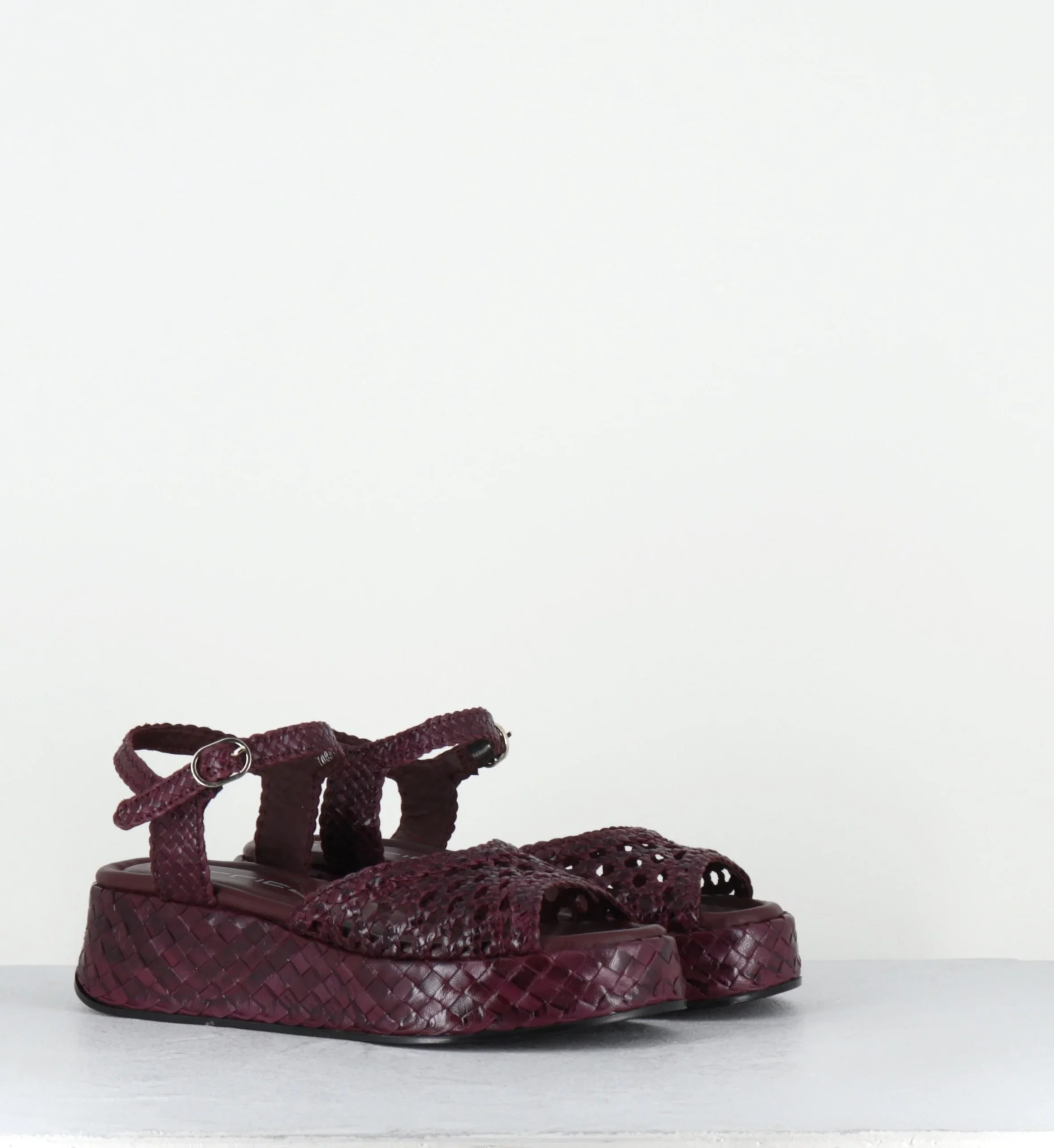 Sandales compensées en cuir tressé prune - FINO PRUGNA TRENZADO – Image 7