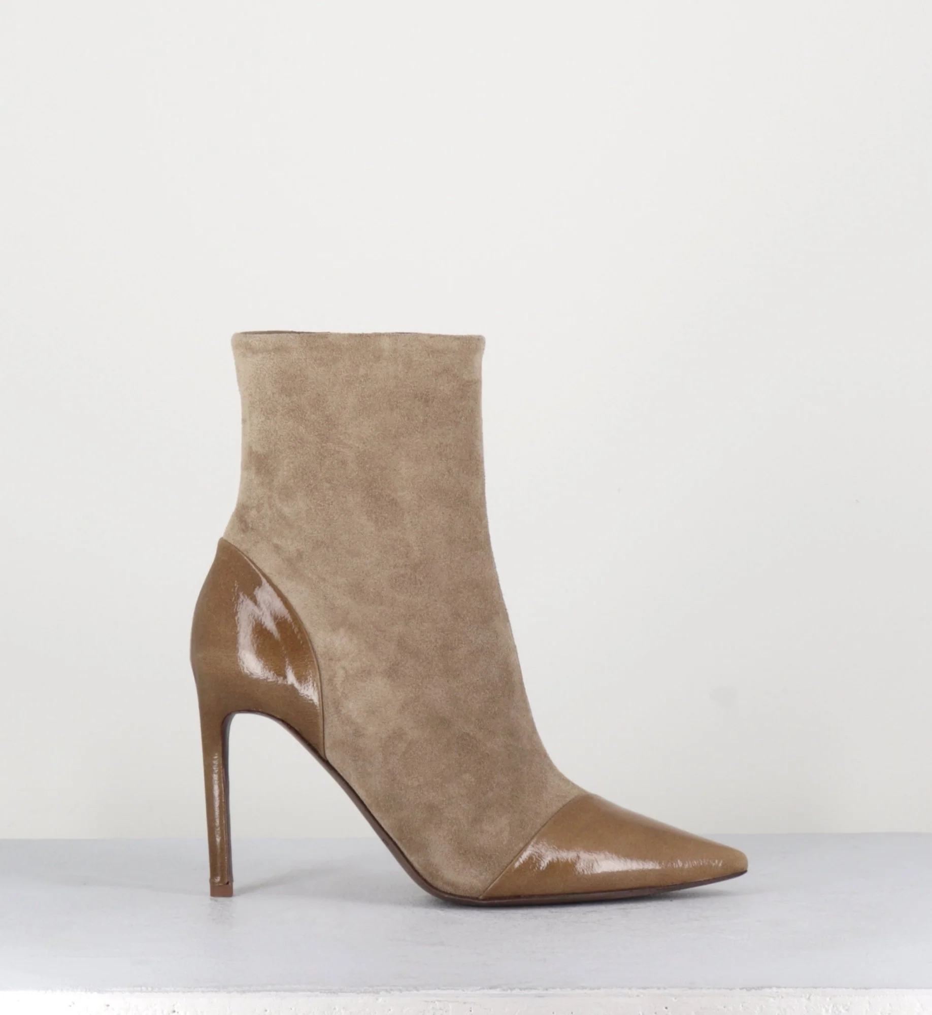 Boots bout pointu talon haut bi-matière - 11444 DAFNE OLMO – Image 2