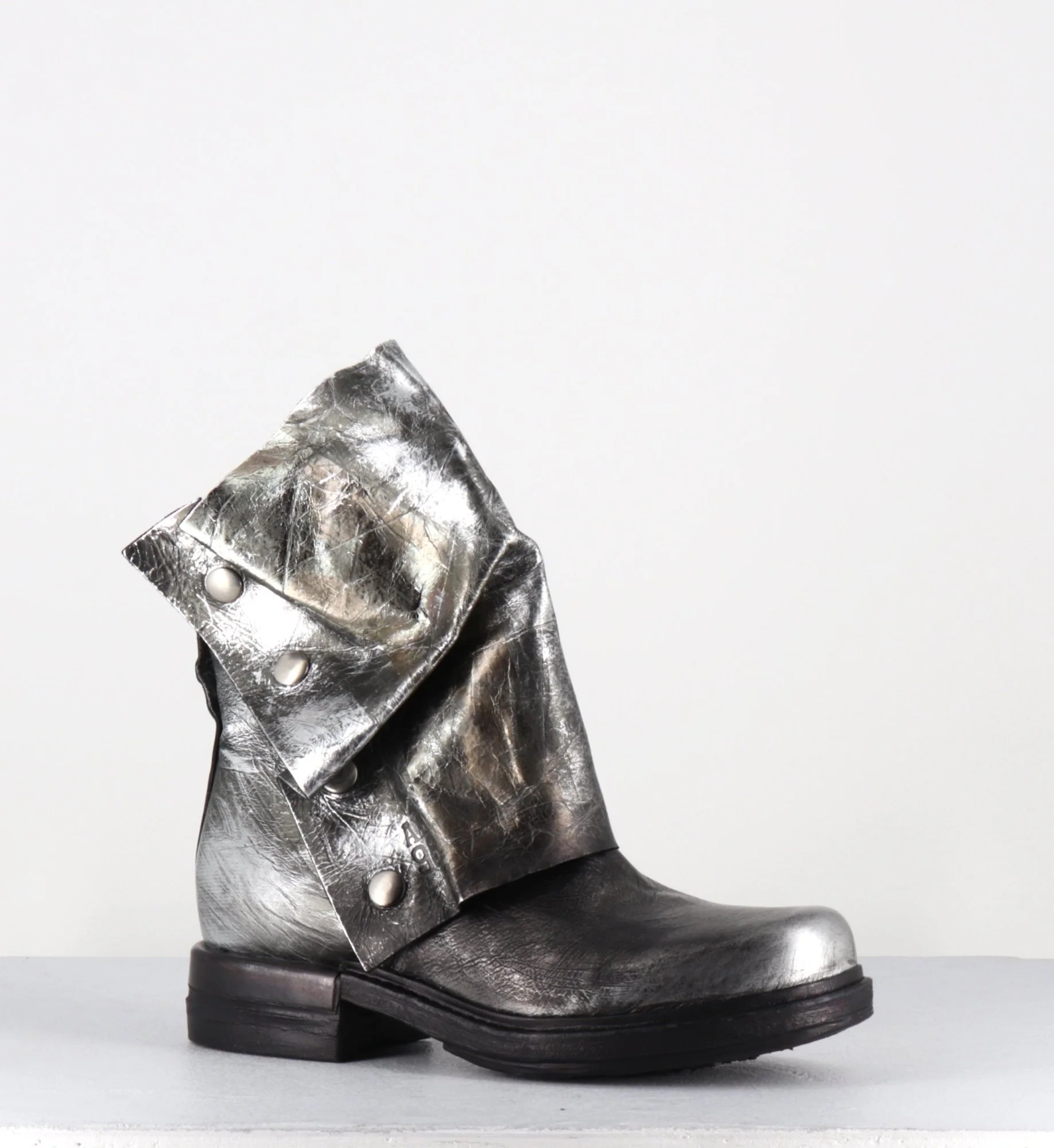 Boots bikers en cuir métallisé argent et bonze - B80206 ARGENTO – Image 7