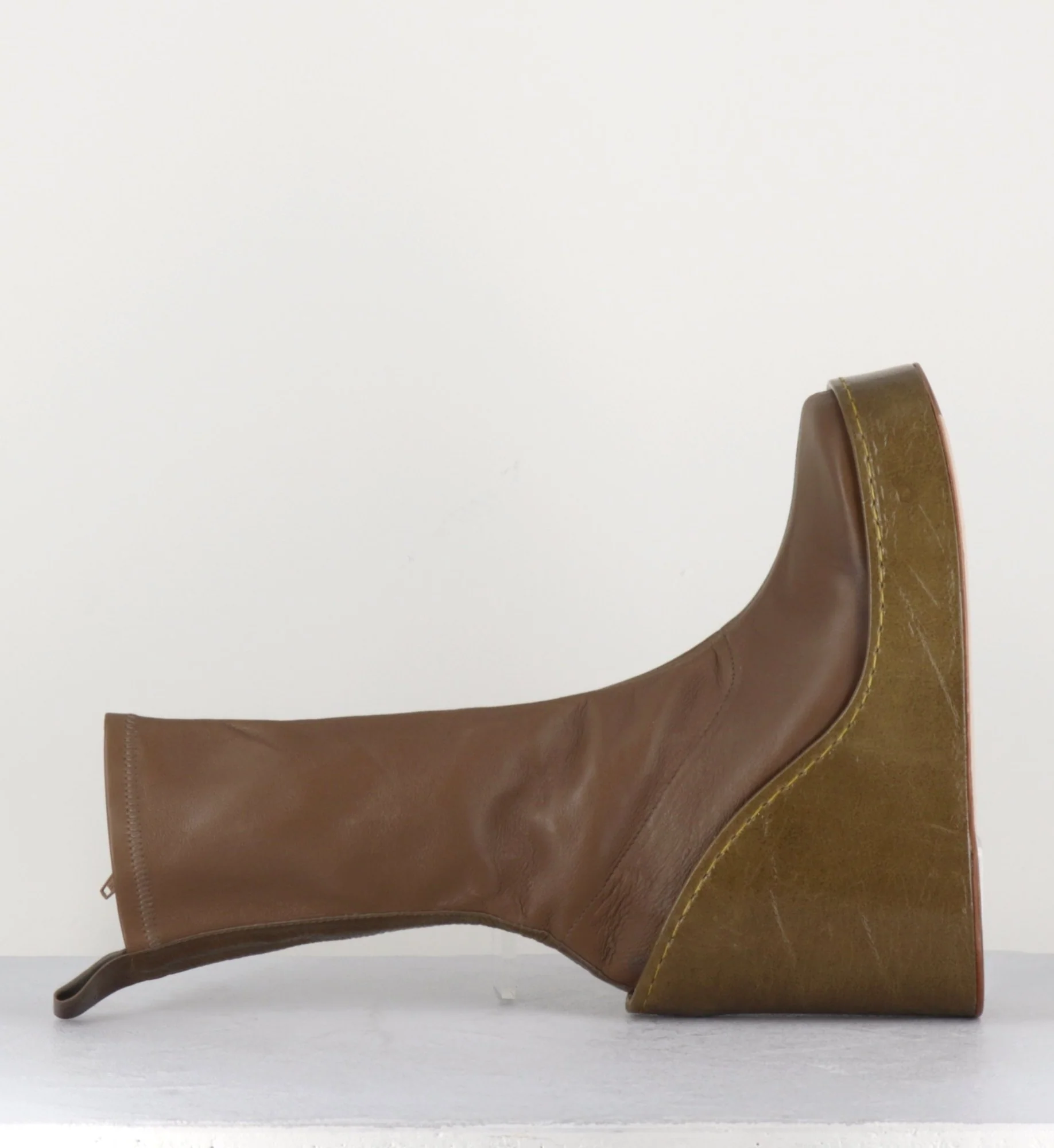 Boots en cuir khaki compensées - HANAE KHAKI BOOTS – Image 3