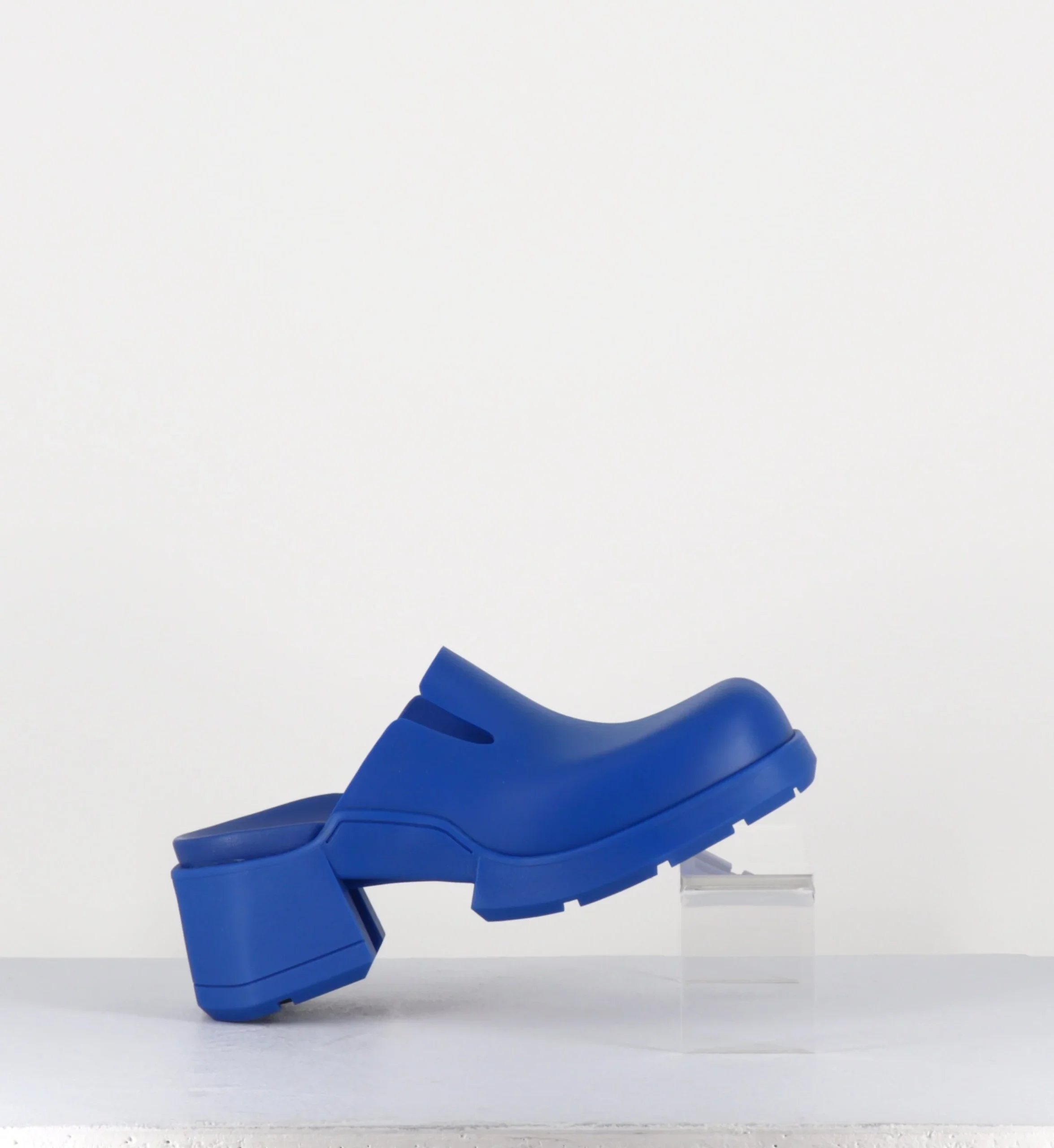 90s blue rubber clogs - BLISSA BLUE MULES – Image 8