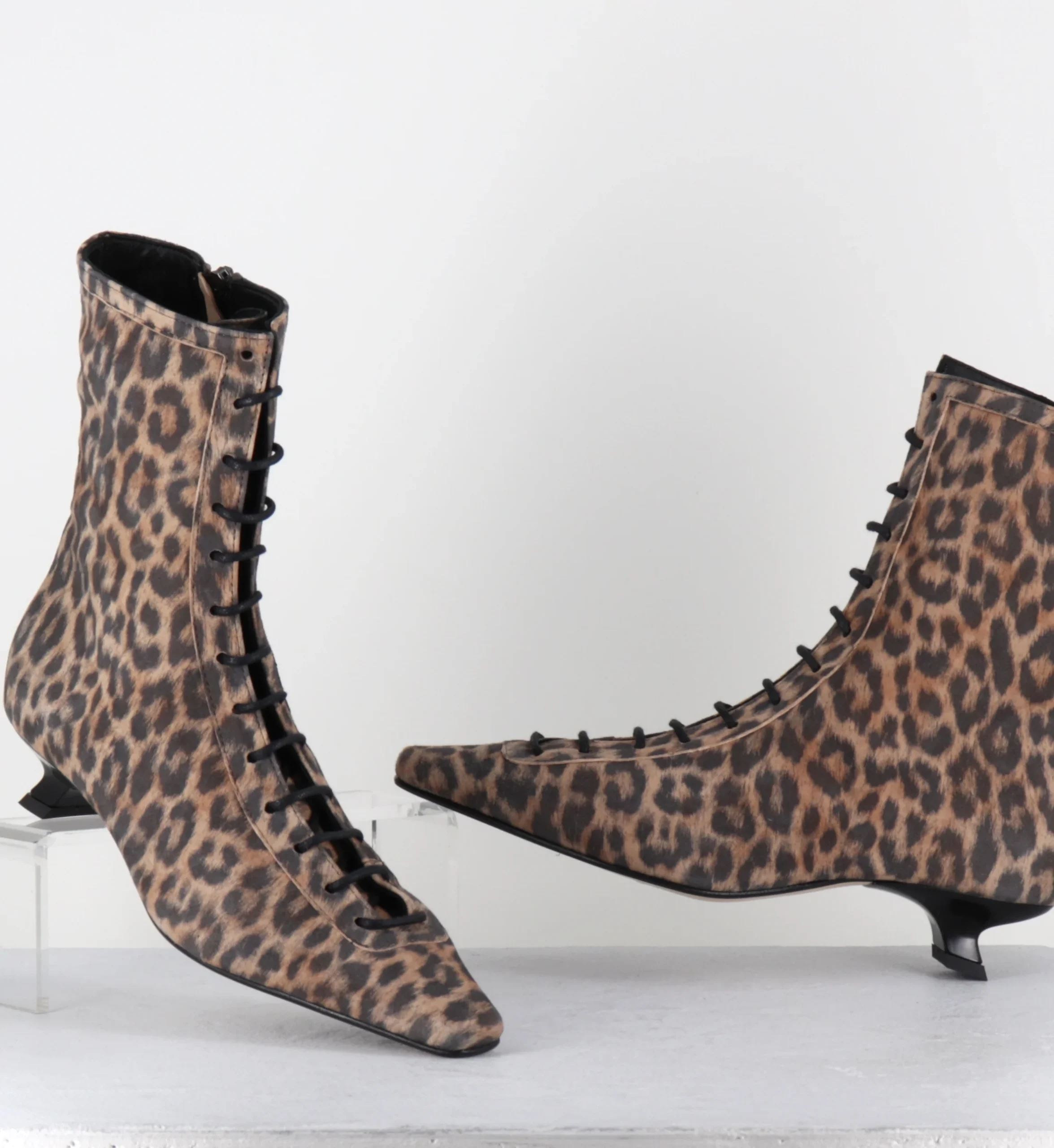 Boots à lacets petit talon imprimé léopard - CORSO KAMELOS MACULATO – Image 4