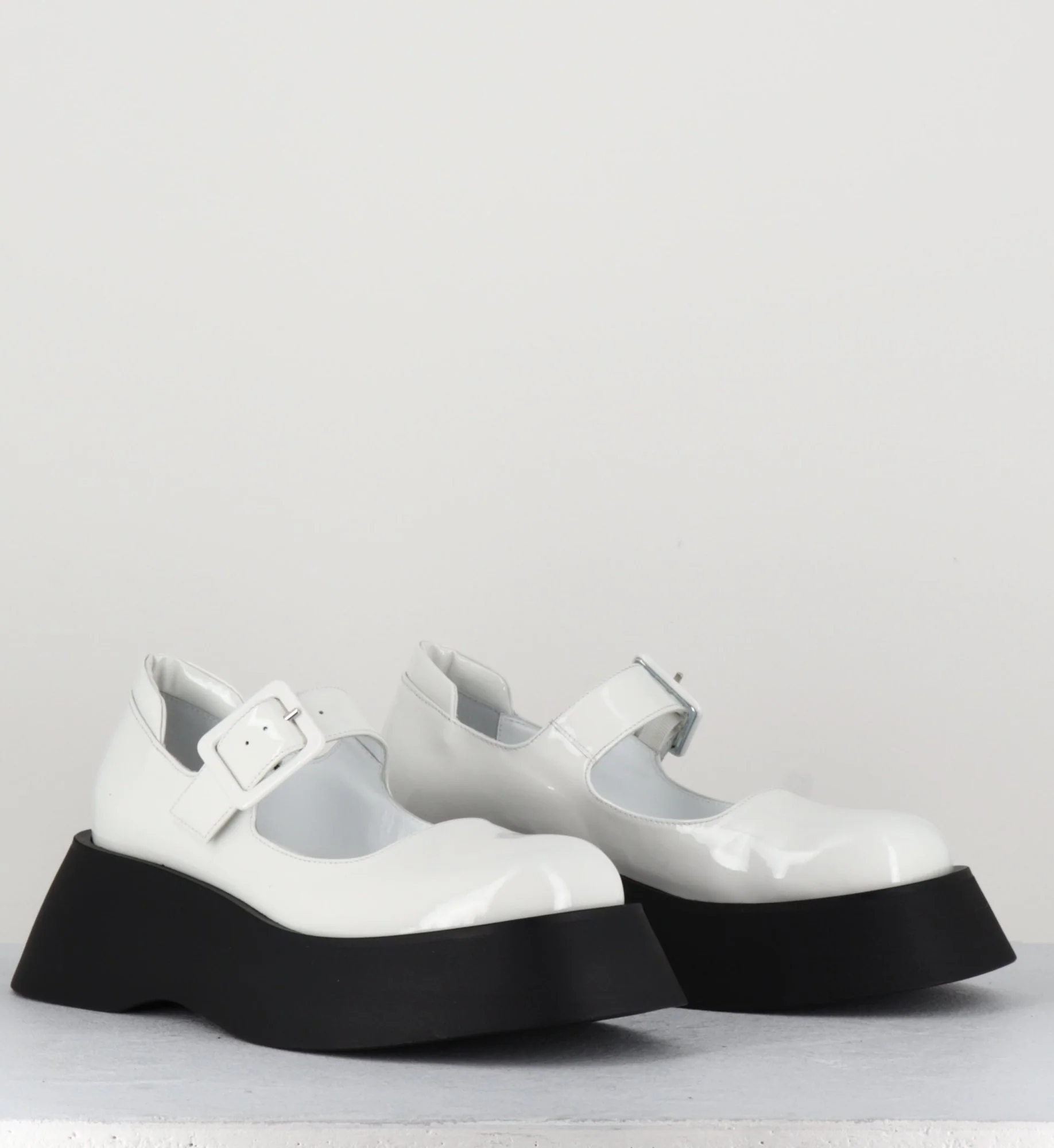 90s babies à plateforme en cuir vernis blanc - CORA VERNICE BIANCO – Image 3