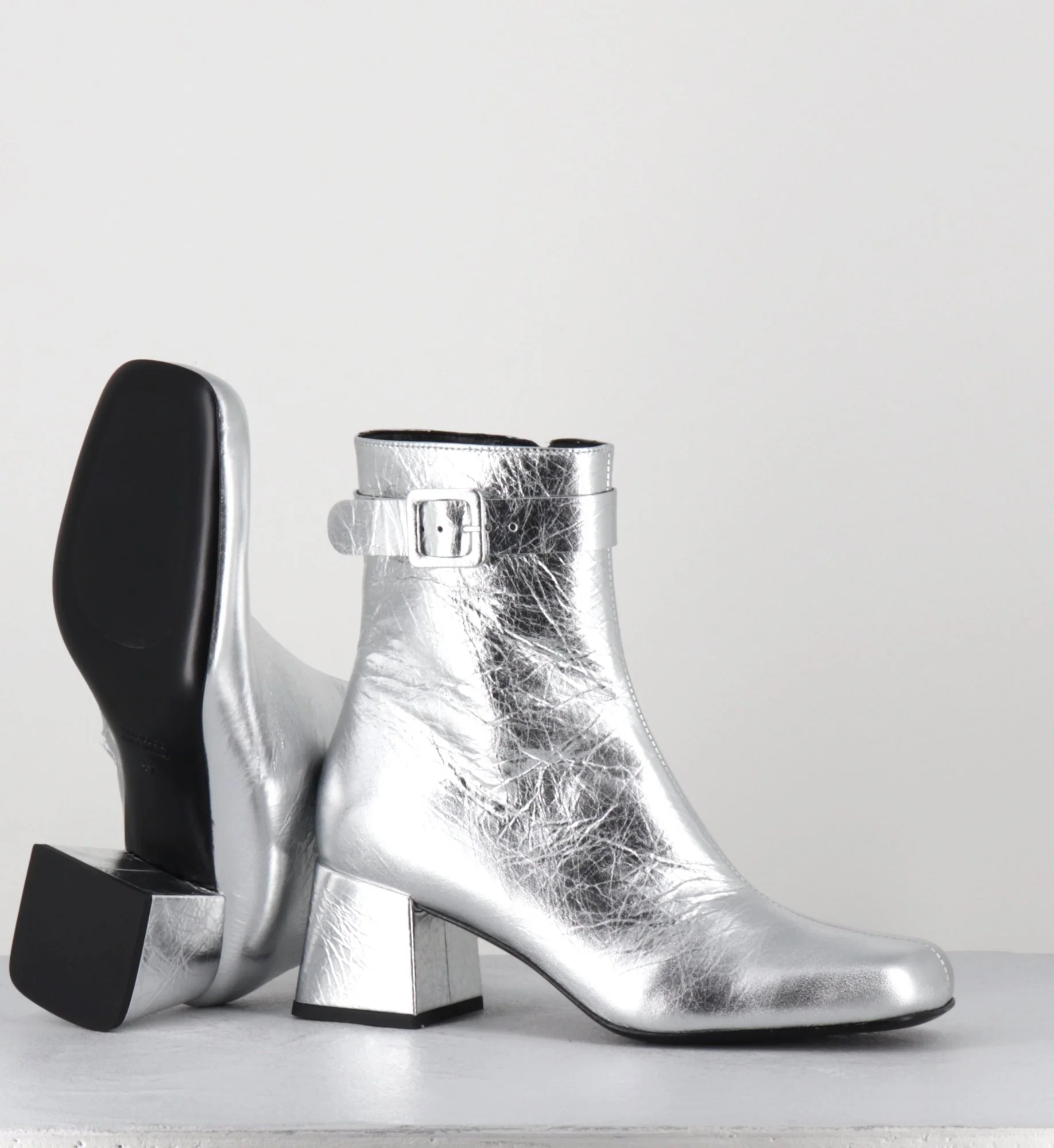 Boots 60s en cuir métallisé argent - XERT SCRATCH SILVER – Image 9