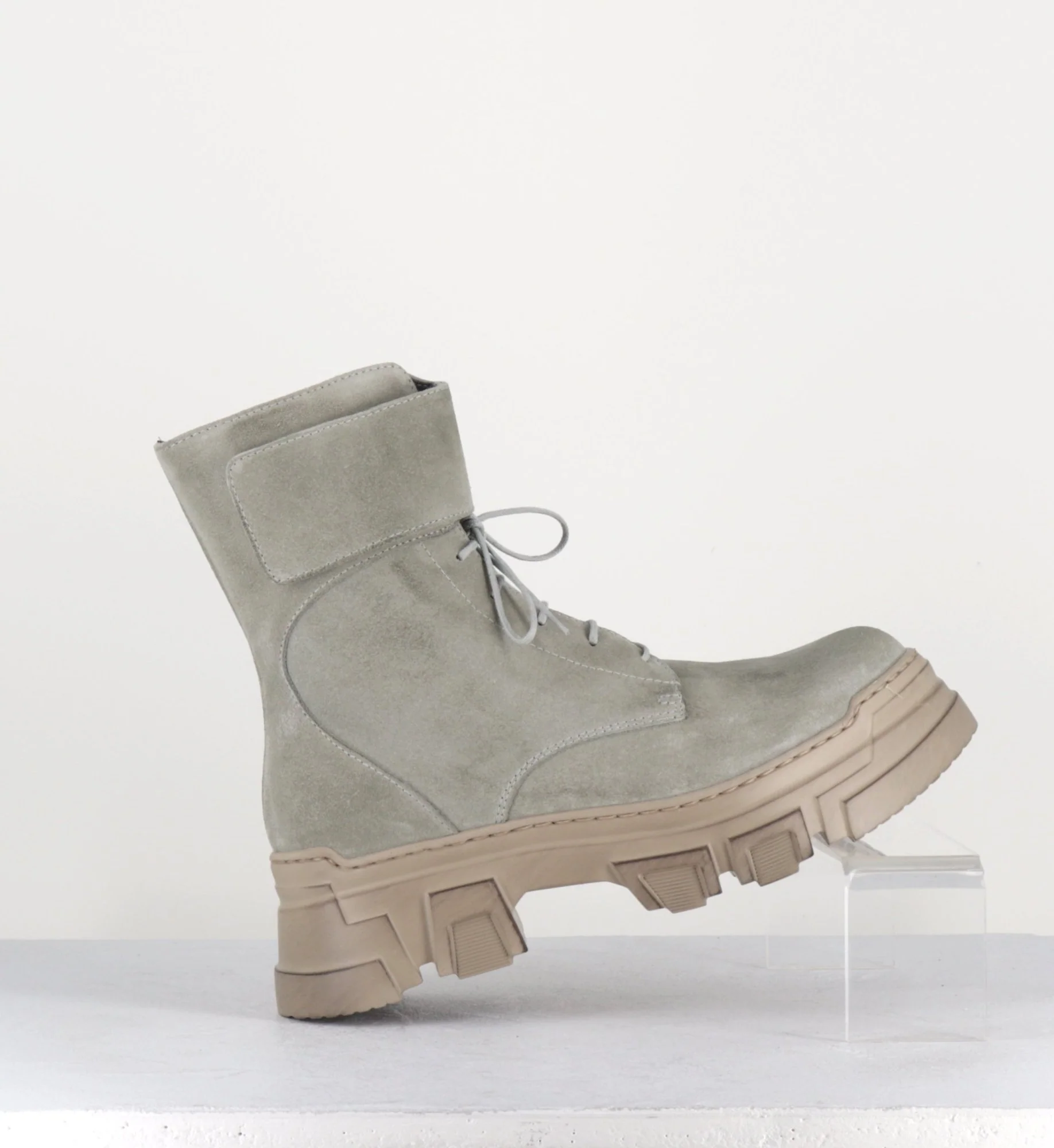 Boots à lacet en daim taupe - 1001 SAND – Image 8