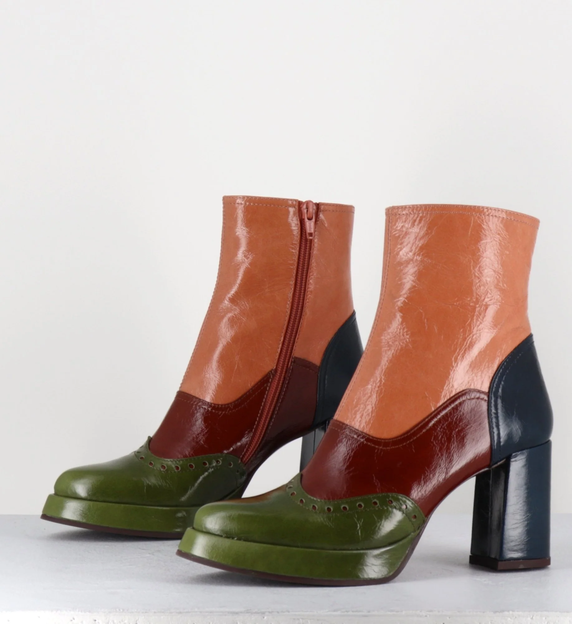Boots en cuir multicolore & bout pointu fleuri - FAYU MASERATI MILI – Image 6