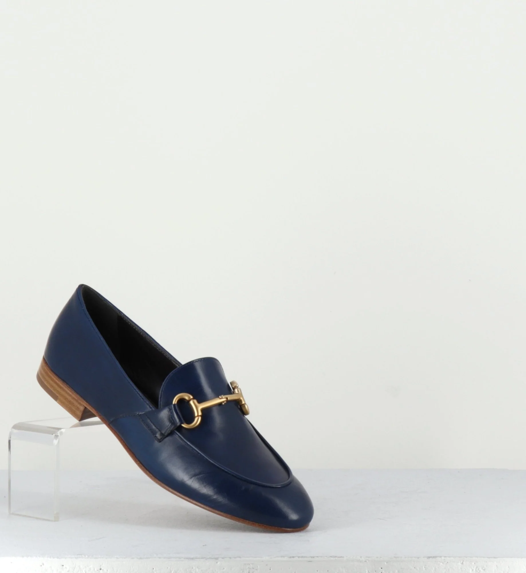 Mocassins plats en cuir souple bleu marine & mors doré - N125 MARINE – Image 3