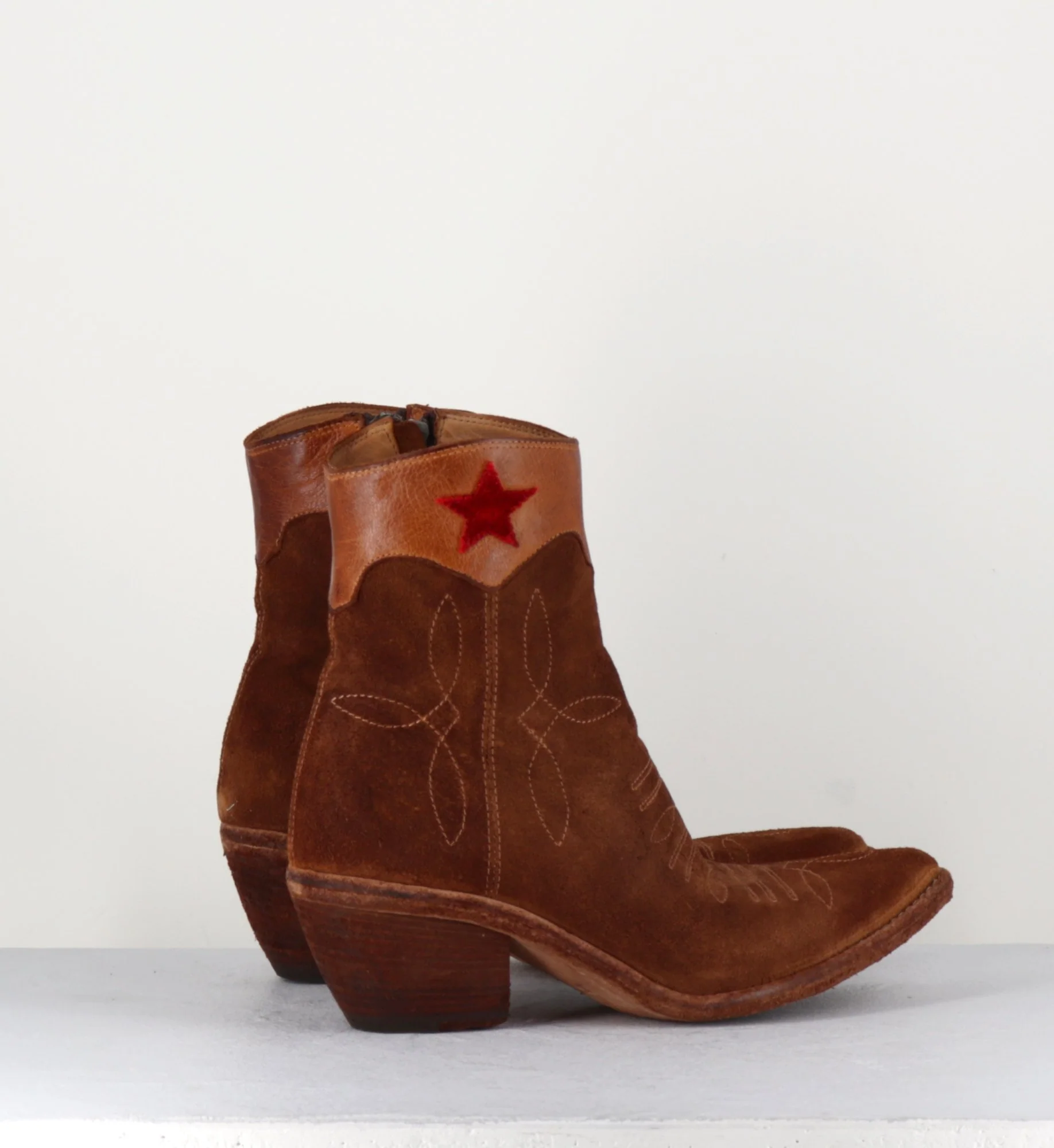 Saantiags en daim camel & étoile rouge - 3804 ROVESCHIO CUOIO – Image 4