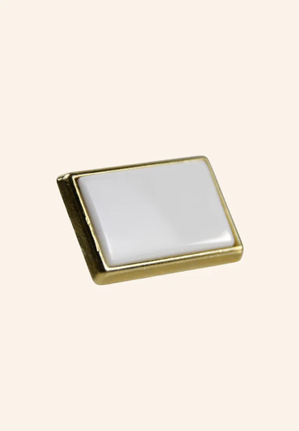 Pin's rectangle en métal PinPolish – Image 6