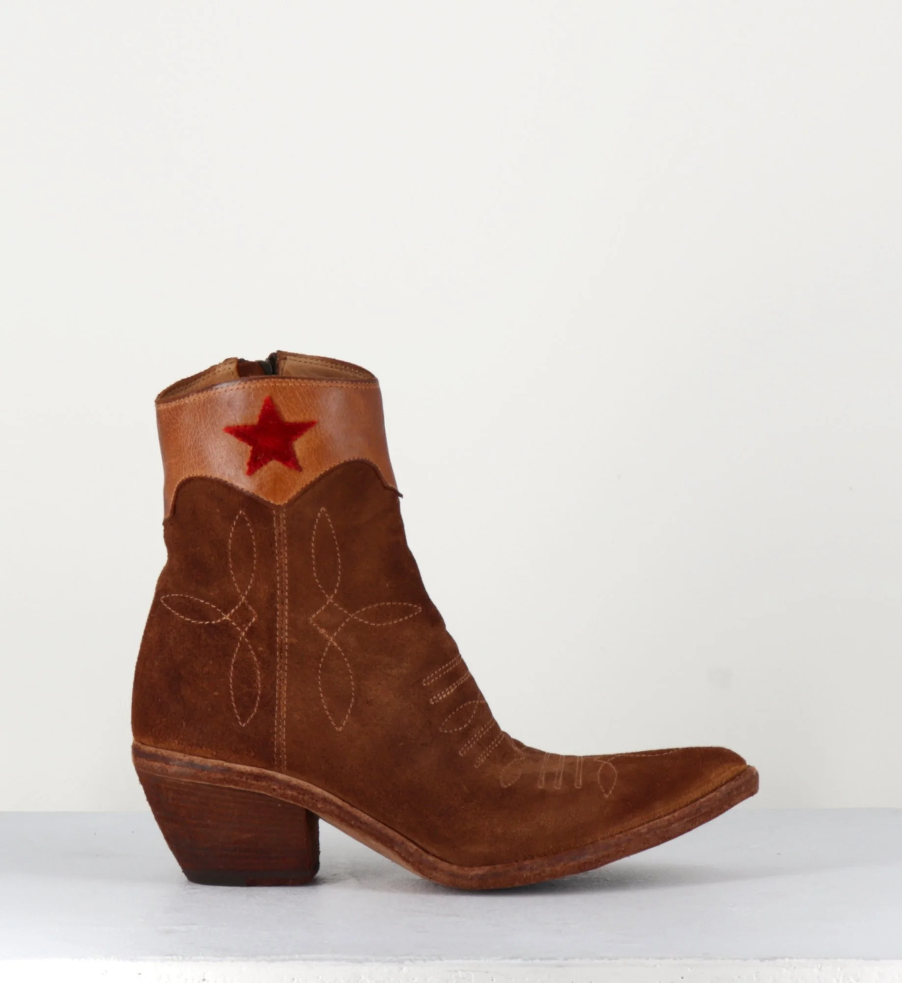 Saantiags en daim camel & étoile rouge - 3804 ROVESCHIO CUOIO – Image 2