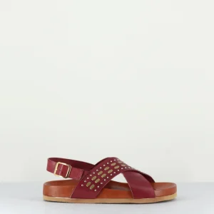 Sandales plates croisées en cuir grenat & détail bijoux - BEATRICE BORGO