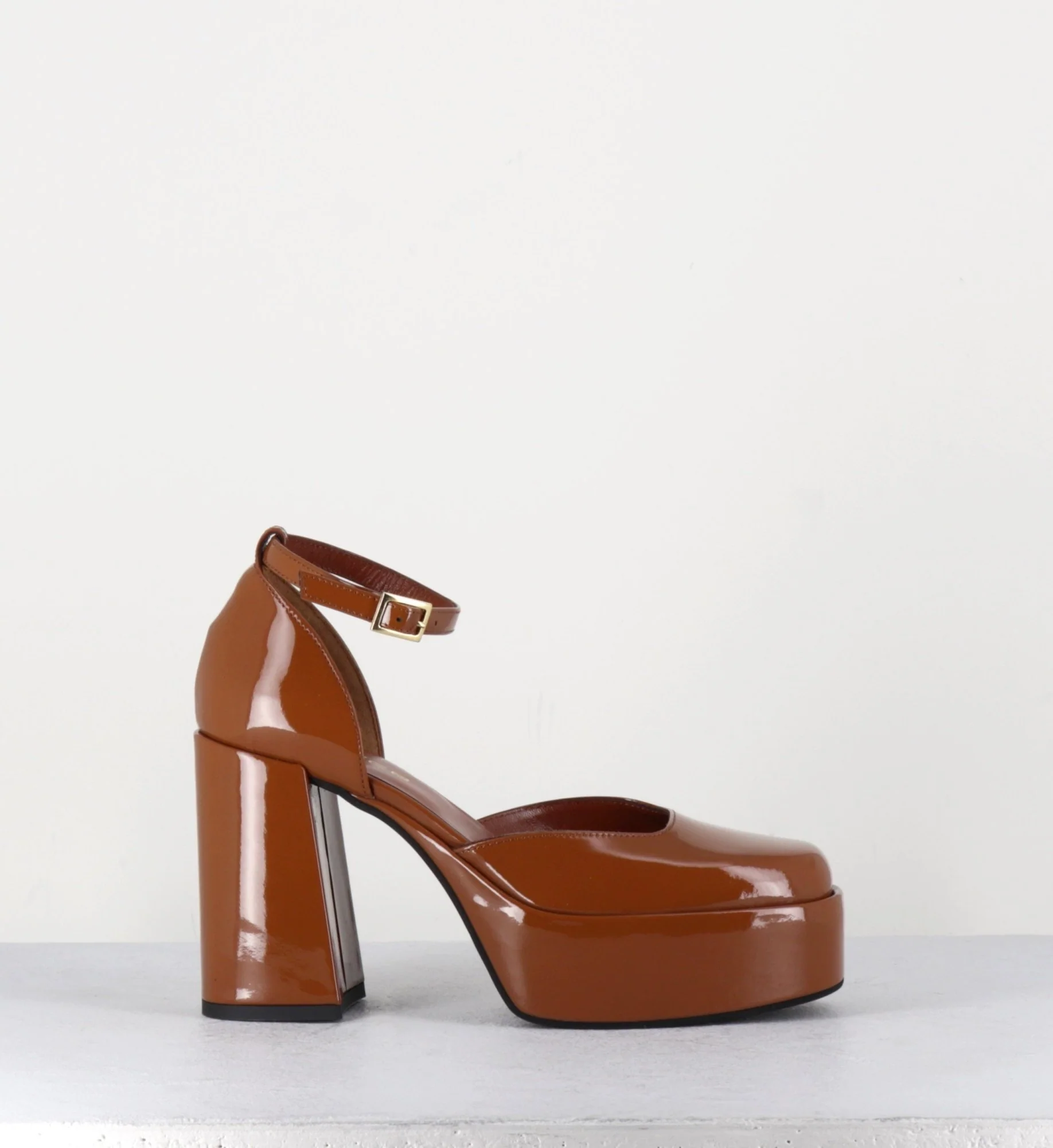 Babies à plateforme en cuir vernis caramel - SQUARE CUOIO – Image 2