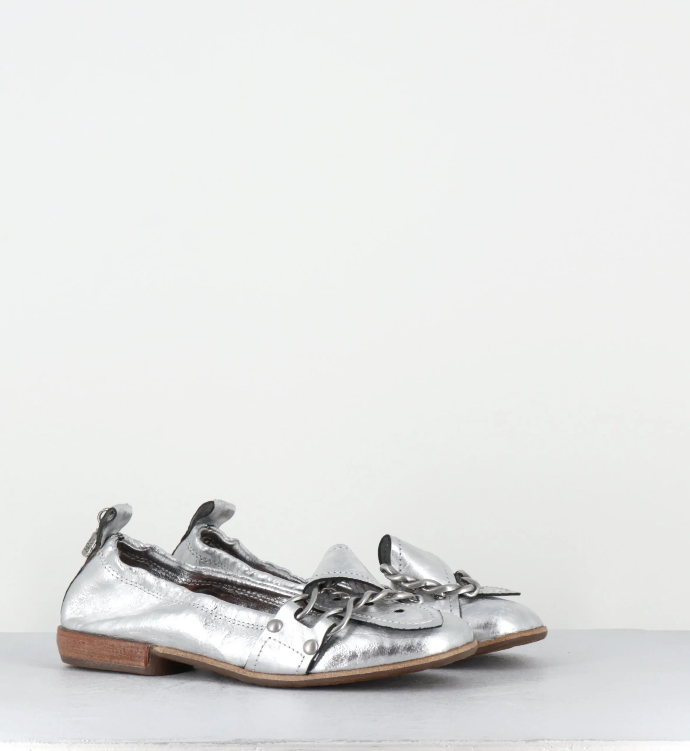 Ballerines en cuir argent et ceinturon métallique - B59107 ARGENTO – Image 6