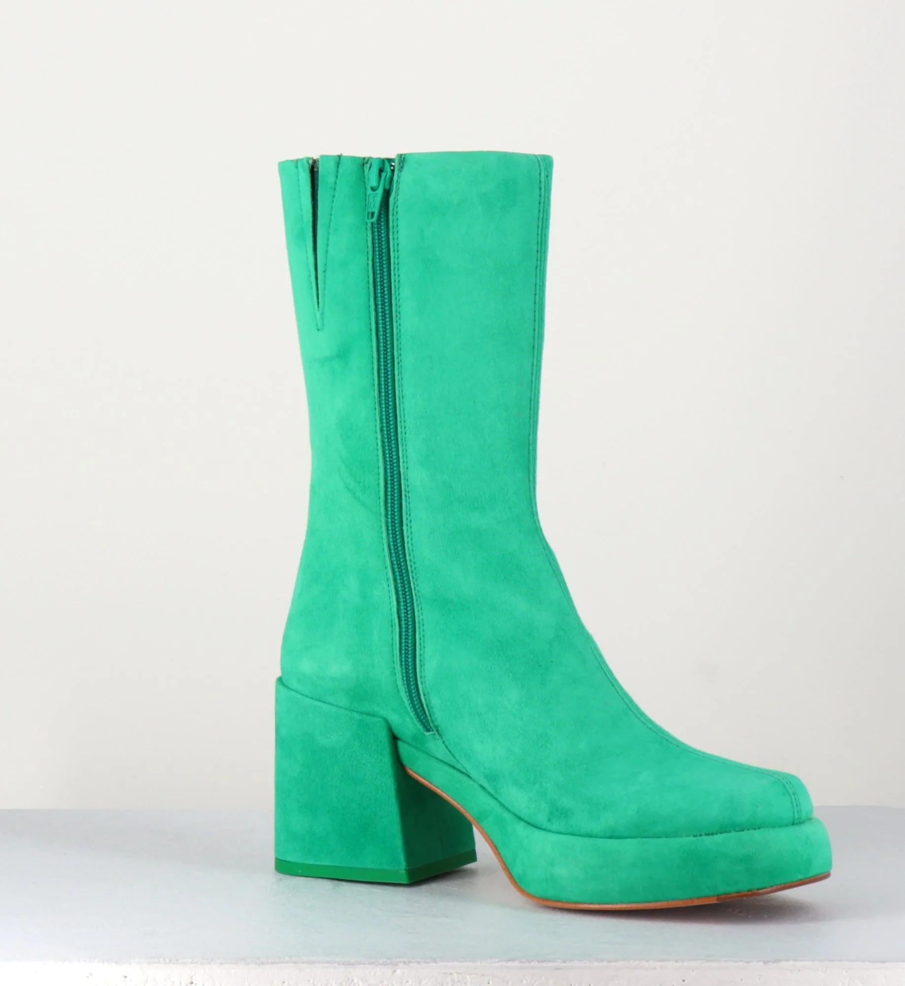 Boots en daim vert - SUSAYE GREEN BOOTS – Image 6