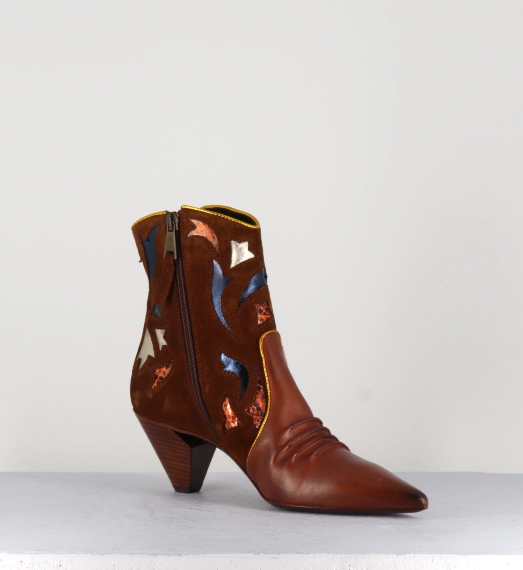 Bottines pointues en cuir camel et flammes E1673 - Elena Iachi – Image 6