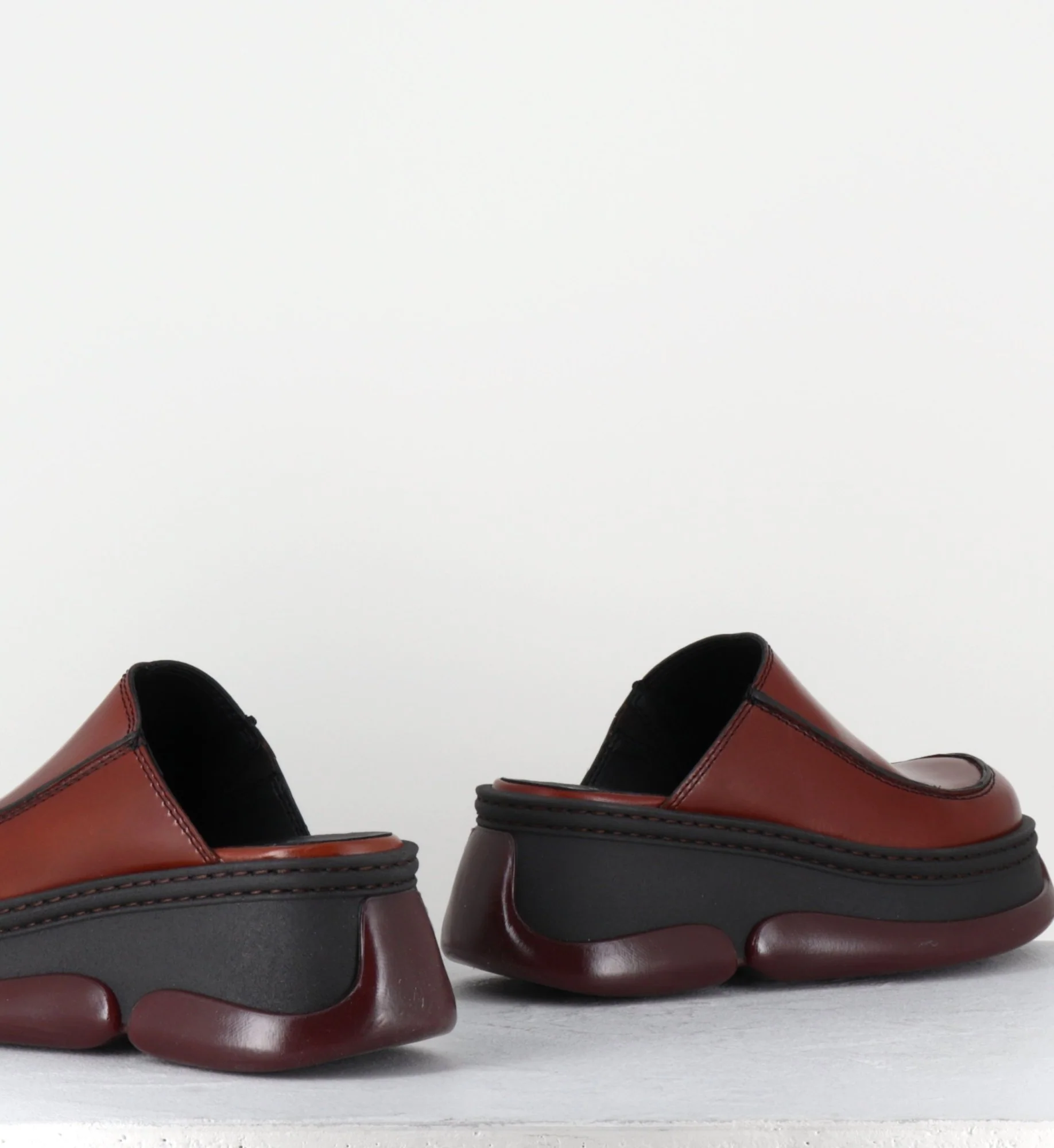 Sabots compensées 90s cuir marron & bubble rubber - BRIETTA BROWN MULES – Image 8