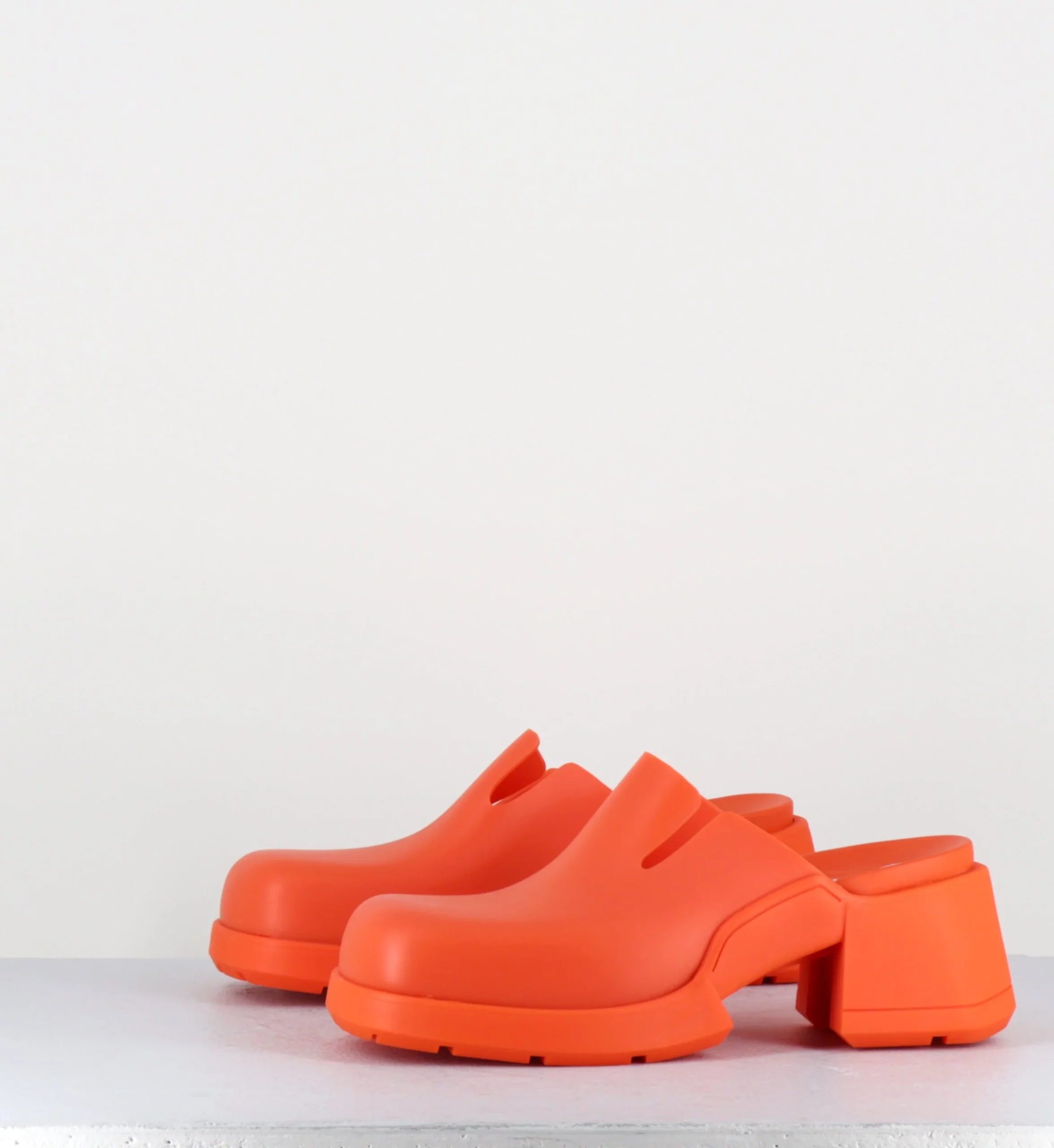 90s orange rubber clogs - BLISSA ORANGE MULES – Image 4