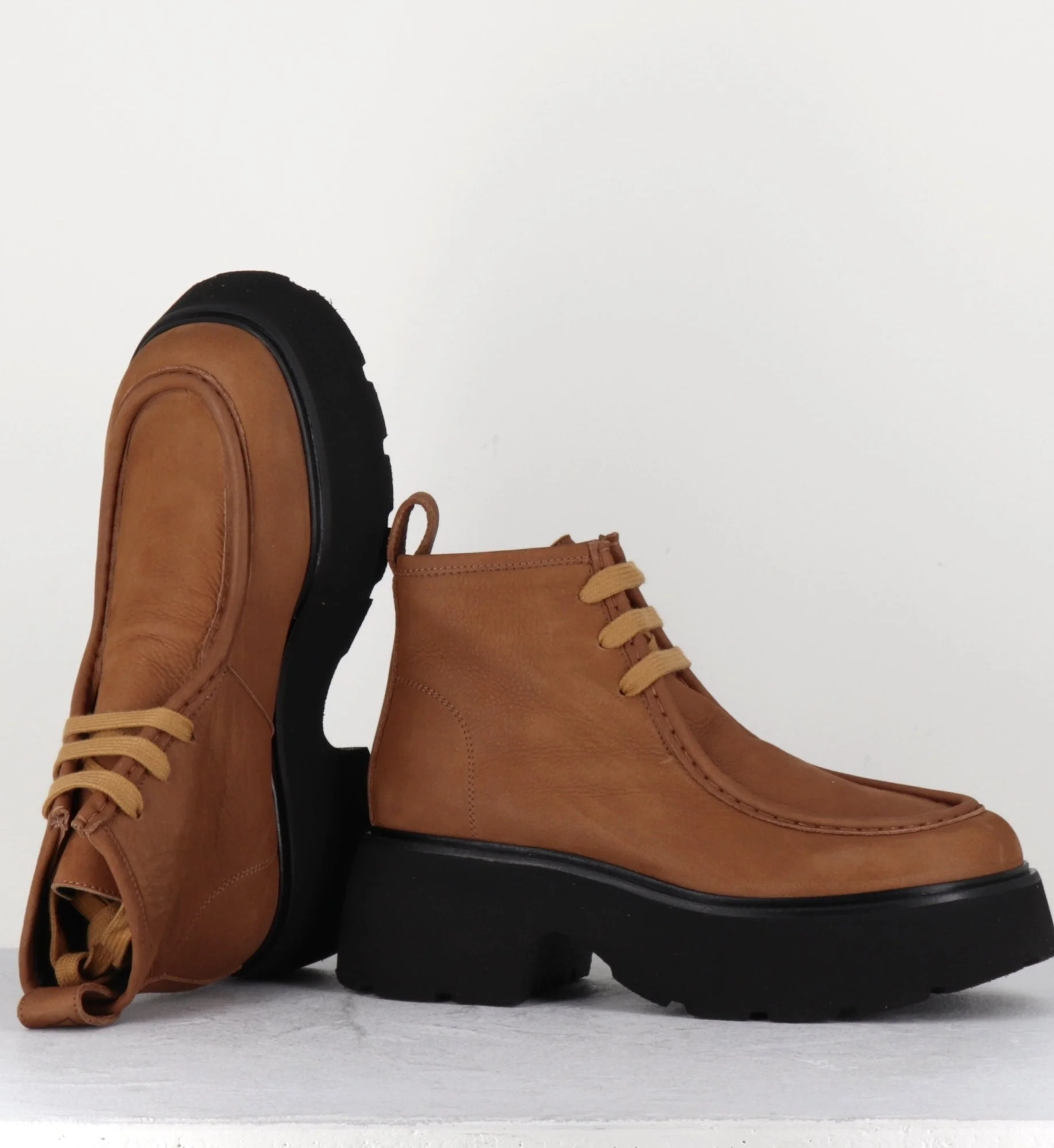 Chaussures à lacets en nubuck cognac - A78NP NABUCK COGNAC – Image 5