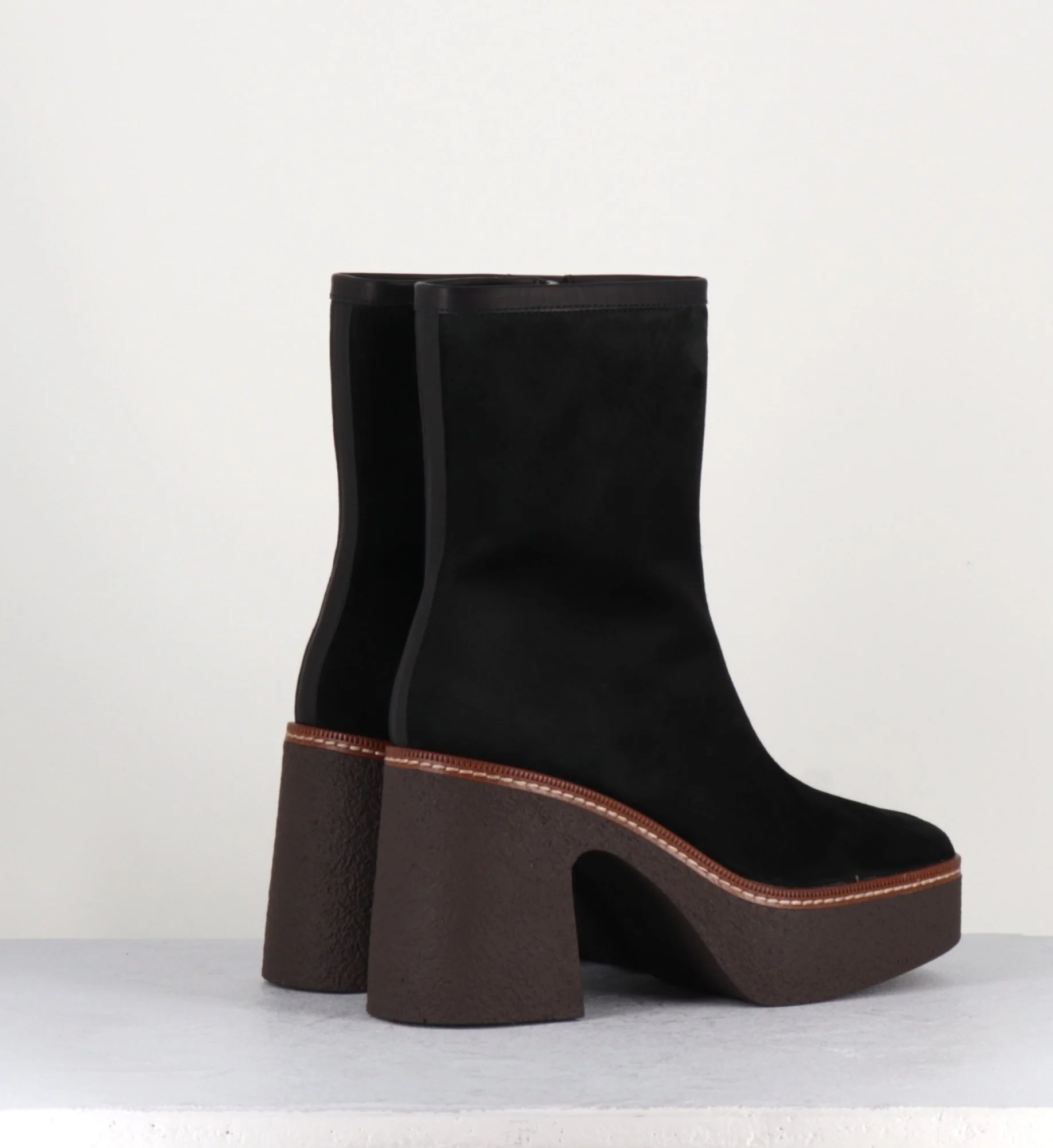 70s Platforms Boots - CARLA21 VELOURS NERO – Image 7