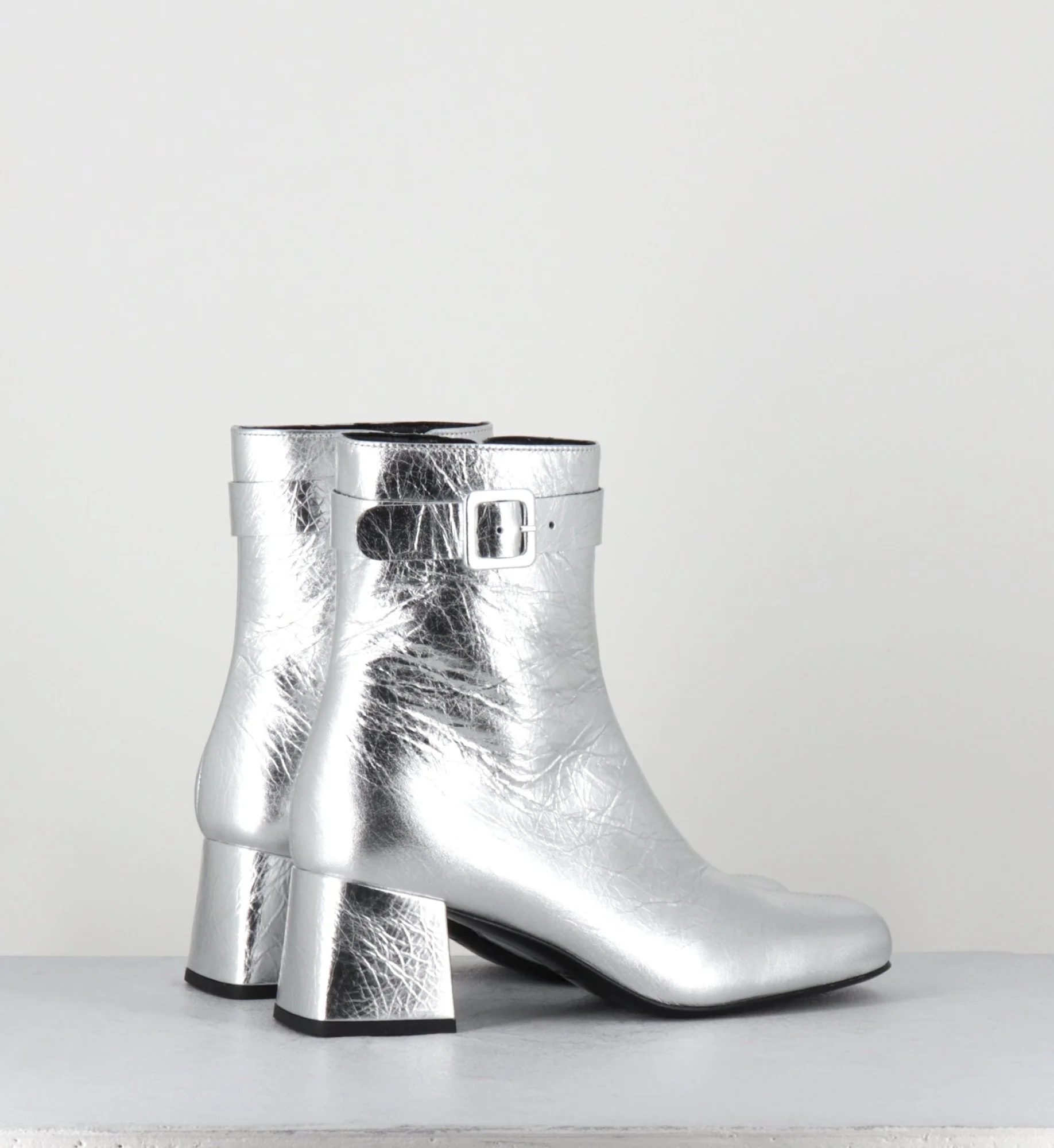 Boots 60s en cuir métallisé argent - XERT SCRATCH SILVER – Image 8