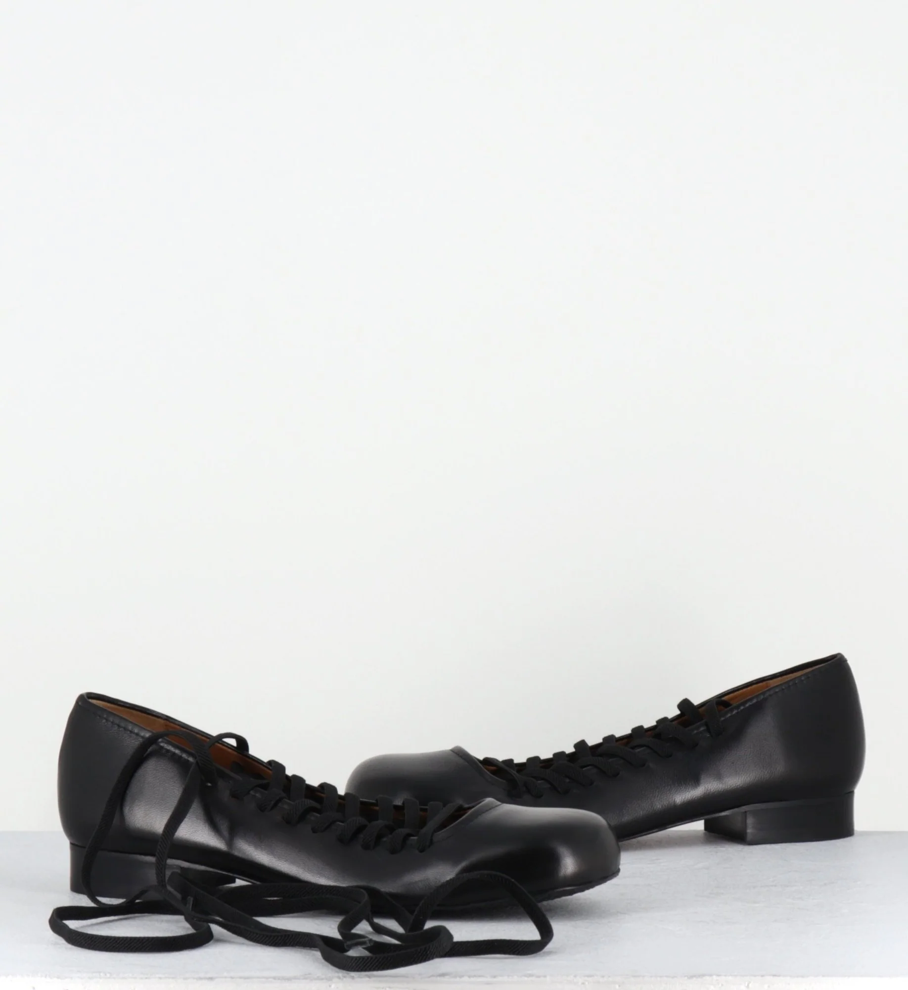 Ballerines en cuir noir avec lacets élastiques - CEROS NAPA BLACK – Image 6