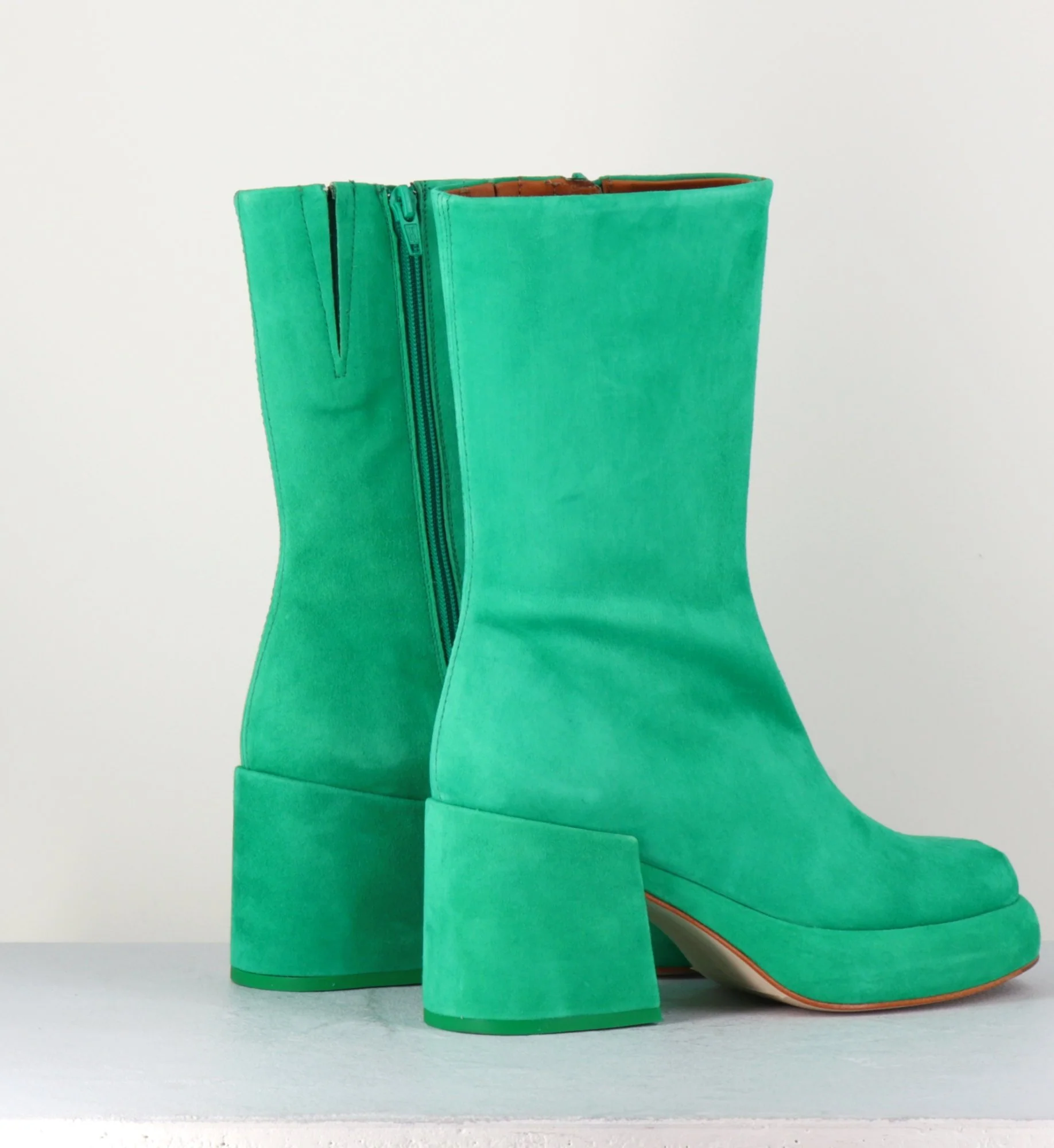 Boots en daim vert - SUSAYE GREEN BOOTS – Image 7