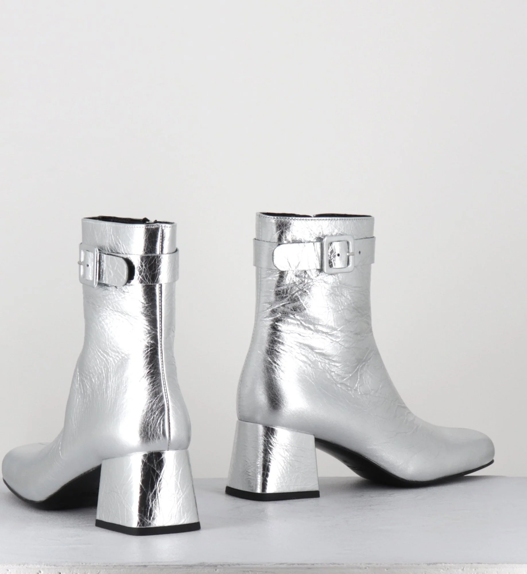 Boots 60s en cuir métallisé argent - XERT SCRATCH SILVER – Image 4