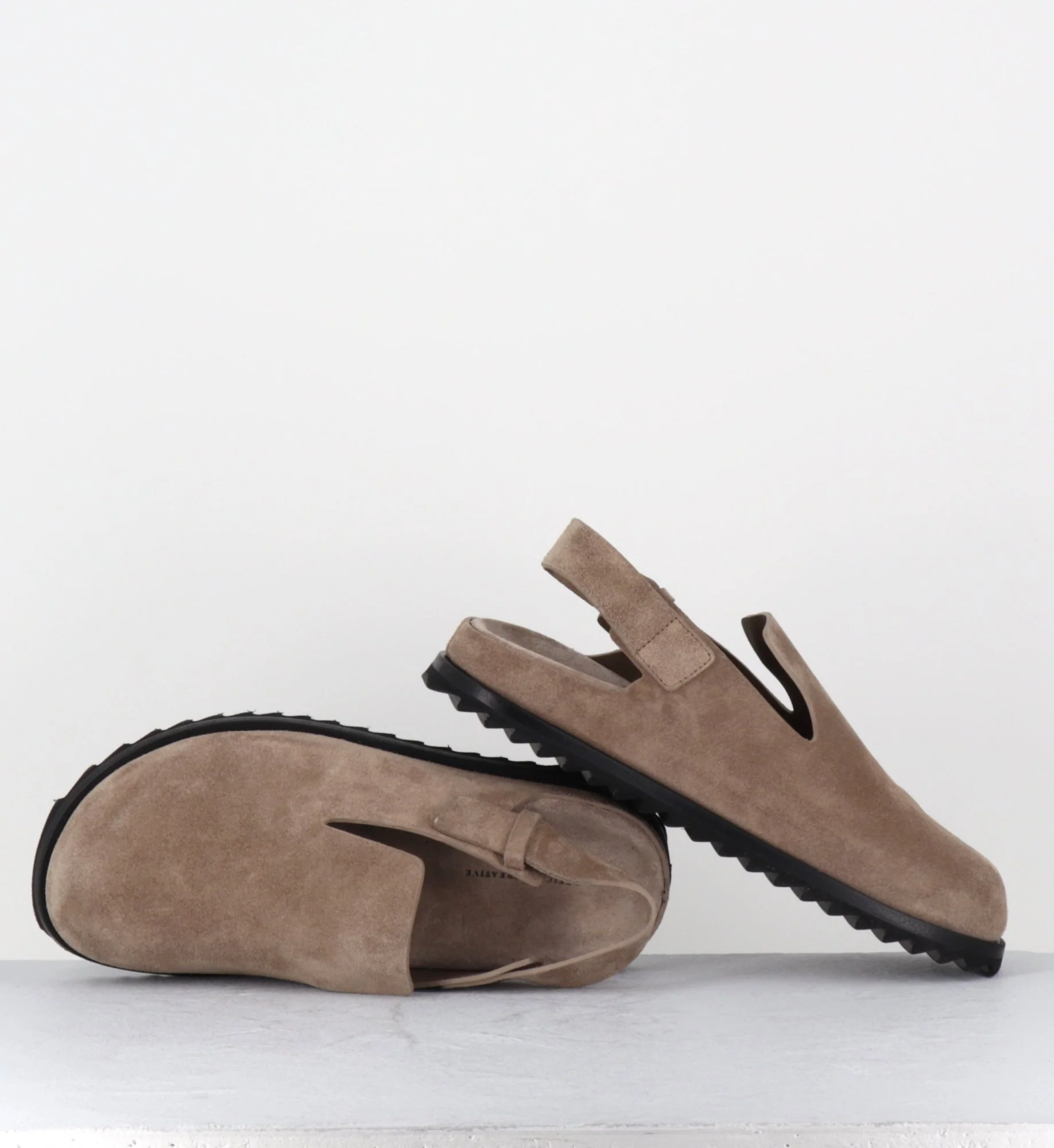 Sabots épuré daim taupe & bride arrière - PELAGIE008 FLINT – Image 8