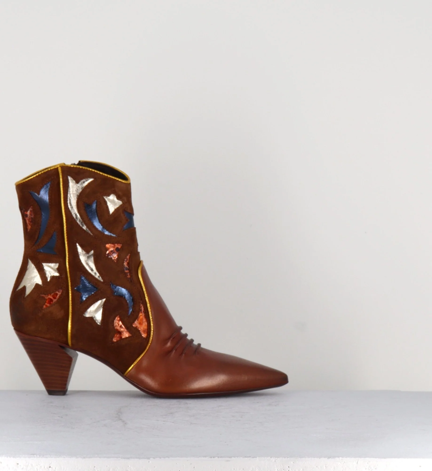 Bottines pointues en cuir camel et flammes E1673 - Elena Iachi – Image 5