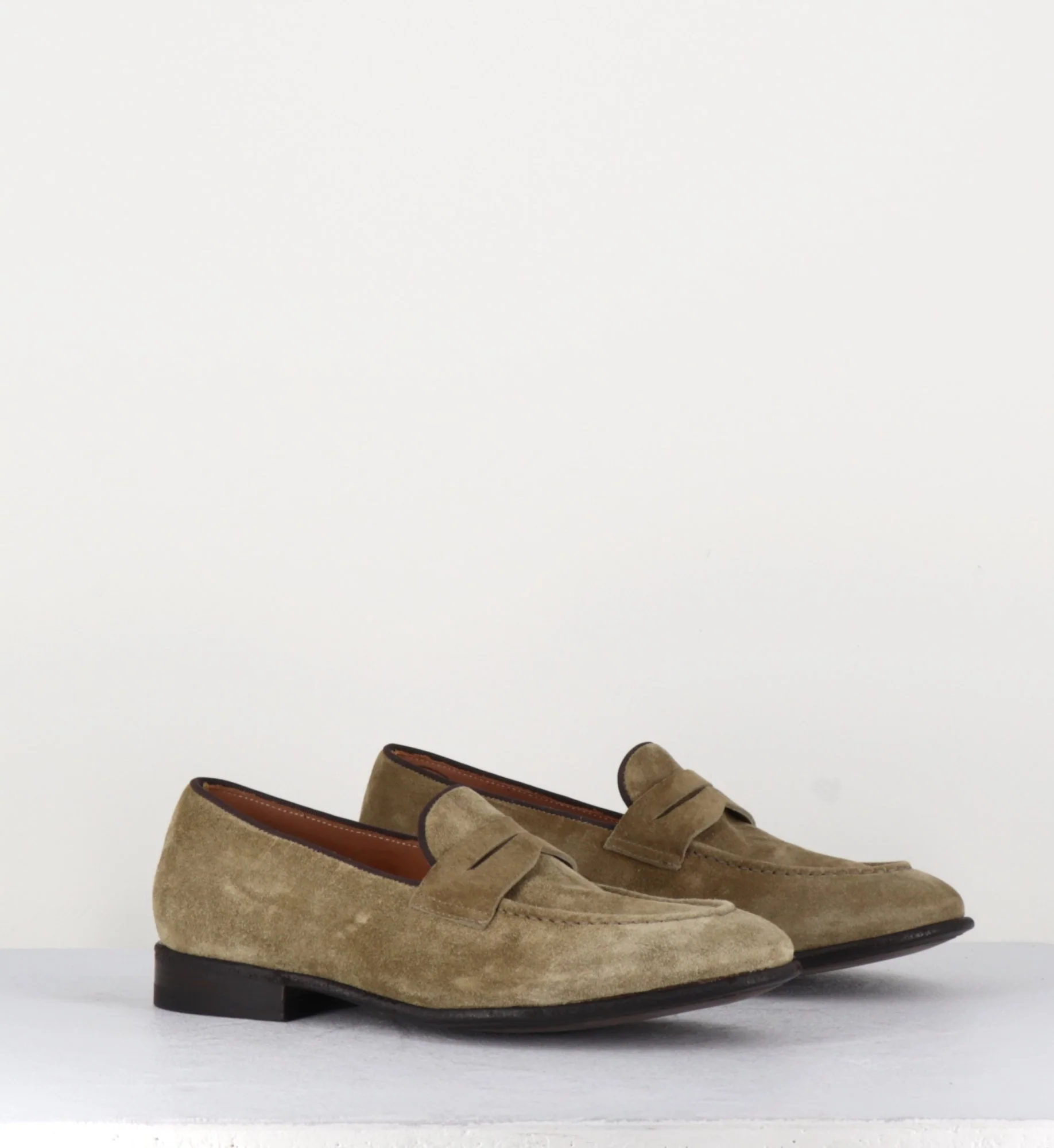 Mocassins plats en daim taupe - DUNIA 80013 TABACCO – Image 3