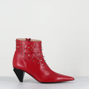 Boots bout pointu en cuir rouge à clous - KNIFE STUDS CERISE