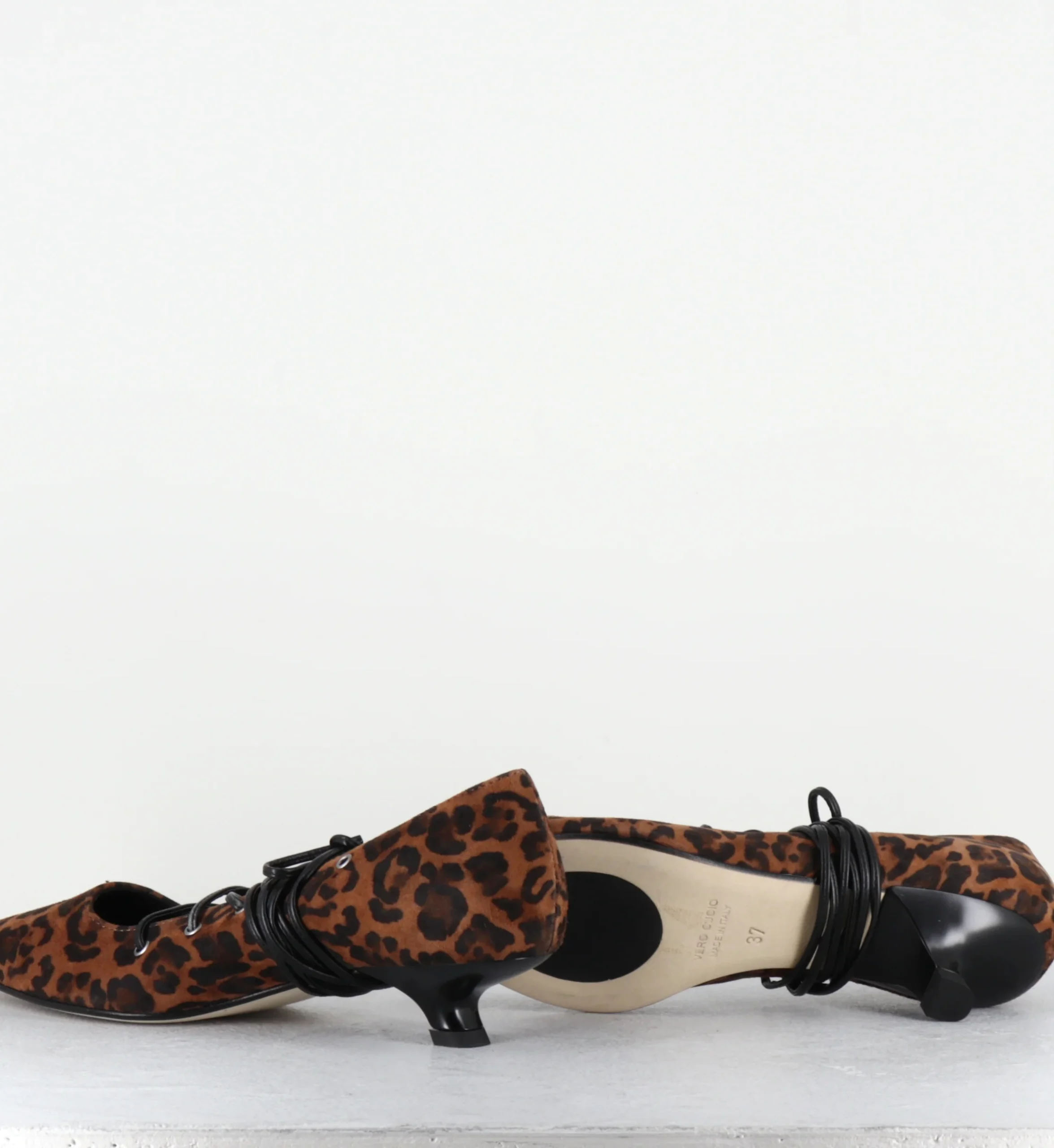 Escarpins pointus à lacets leopard - LUCI JAGUAR BRANDY – Image 8