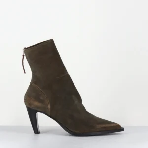 Boots en daim kaki usé bout pointu - TISCA26 DELAVE EBANO