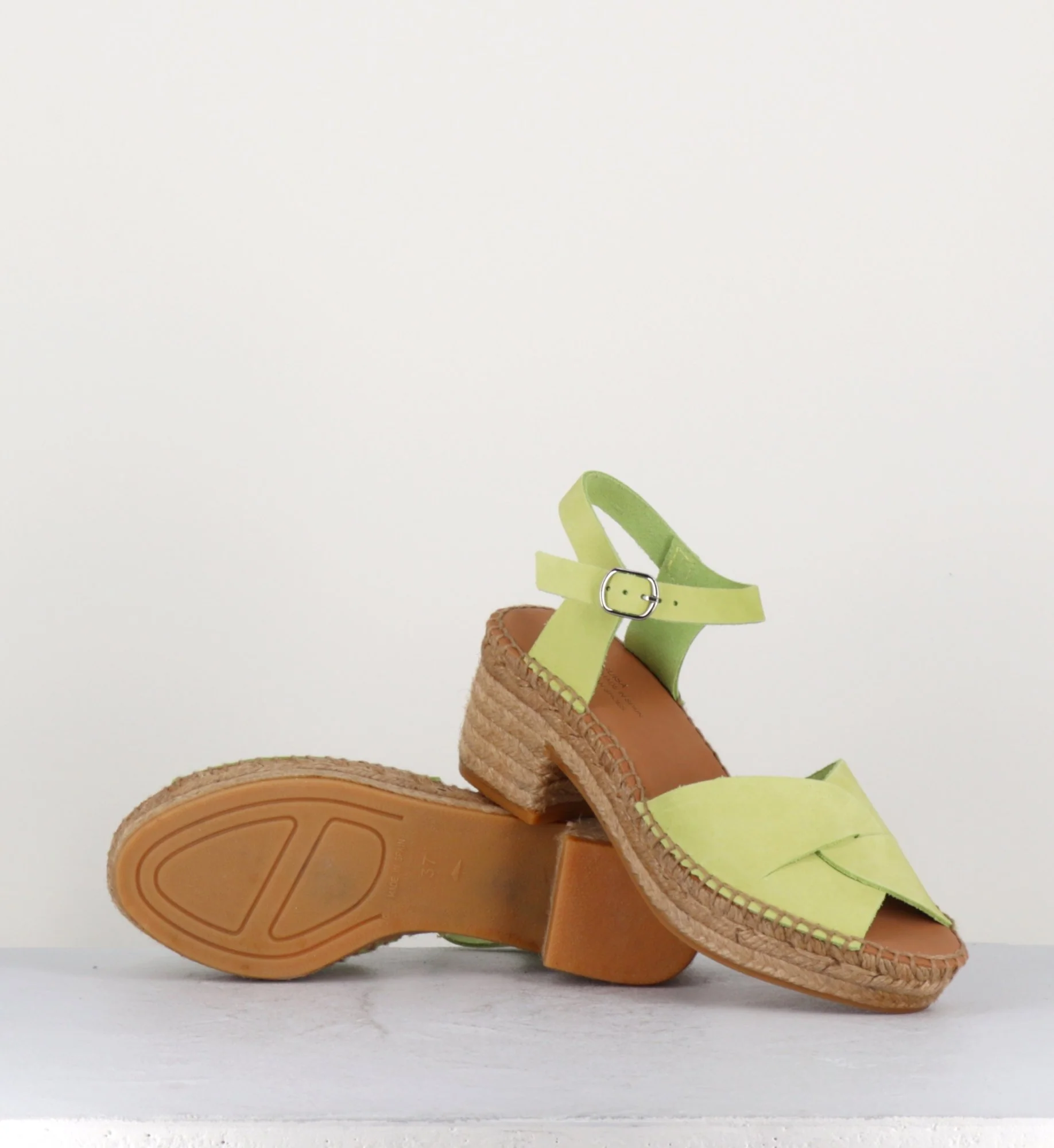 Sandale en cuir souple jaune citron design papillon espadrille - BULDO LIME – Image 8
