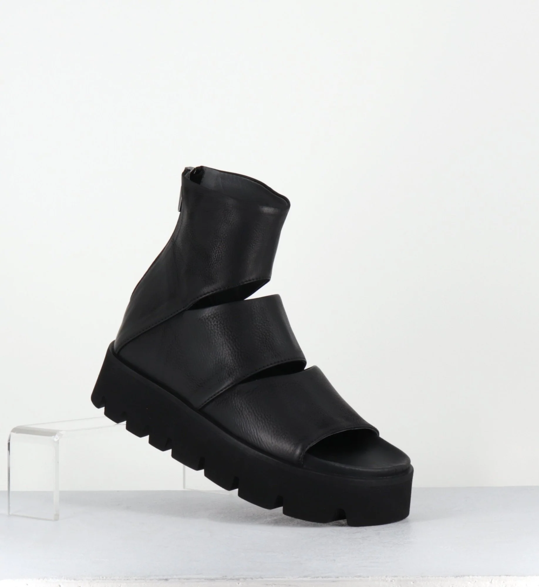 Sandales 'open-boots' déstructurées en cuir noir - 5226 GAS NERO – Image 4