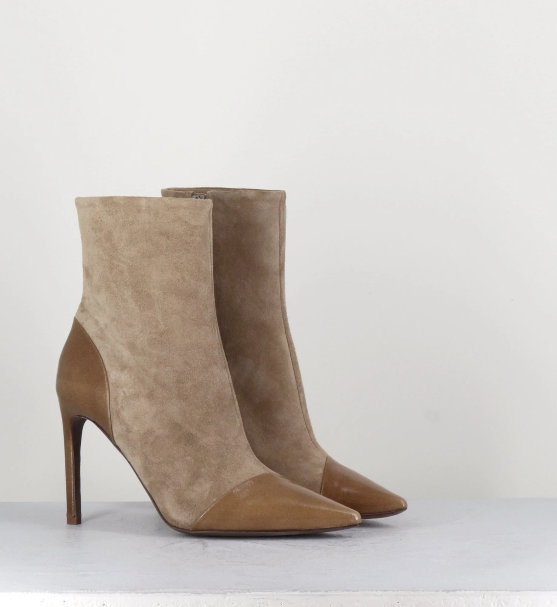 Boots bout pointu talon haut bi-matière - 11444 DAFNE OLMO – Image 4