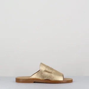Mules plates en cuir métallisé or - REISAND LAMINATO