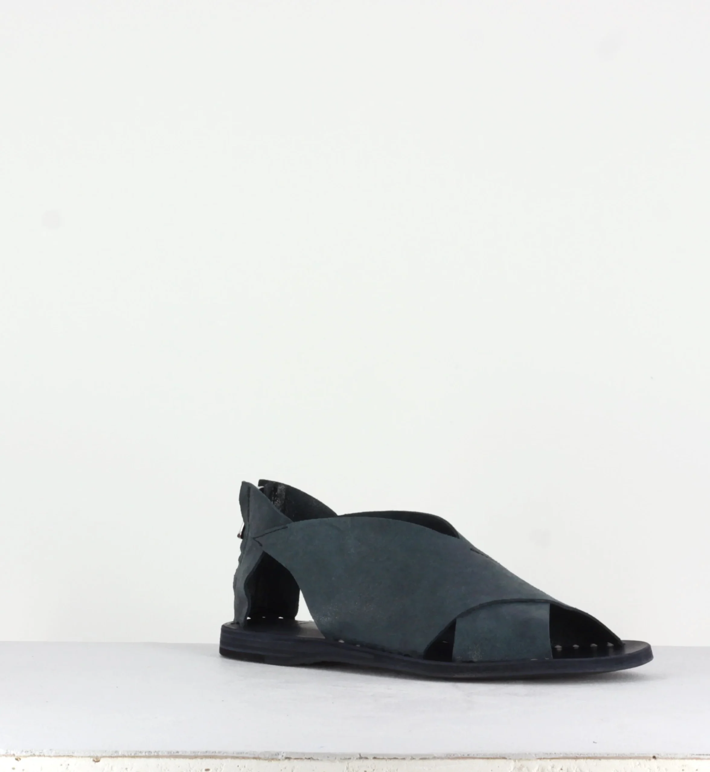 Sandales plates noires - Itaca 026 nero – Image 4