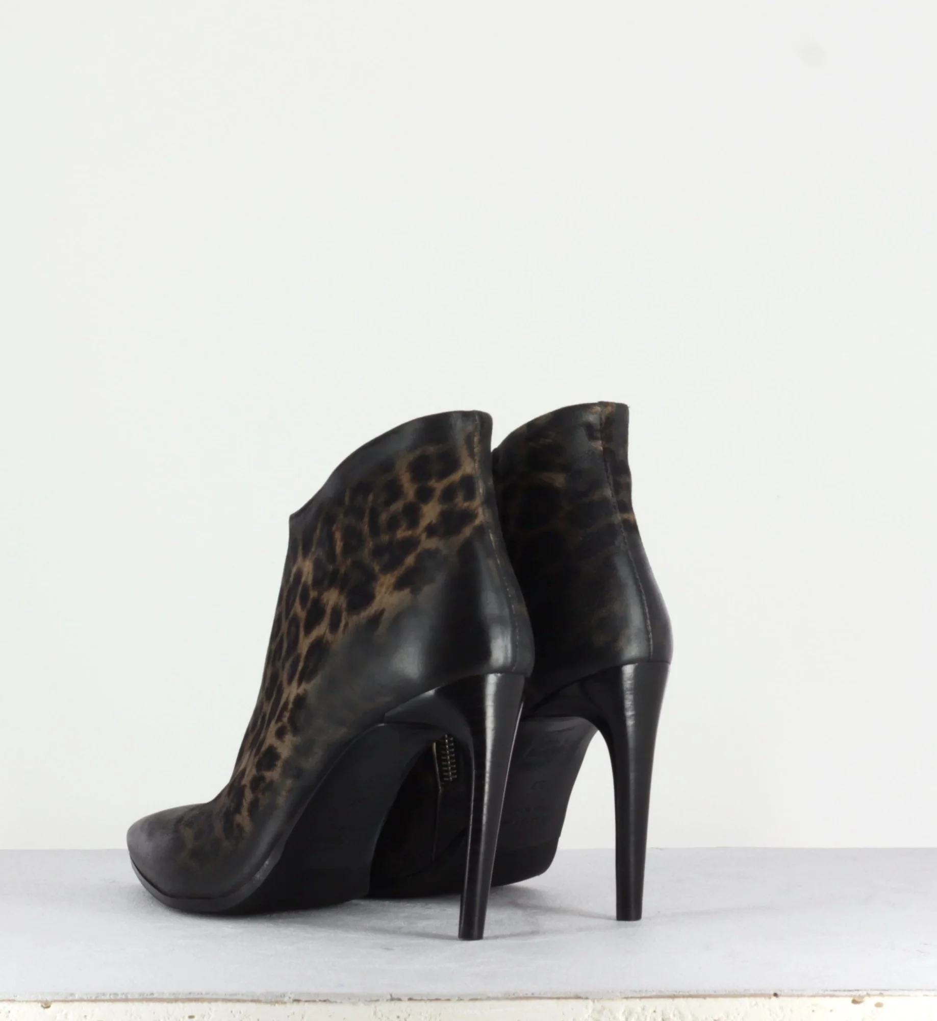 Boots bout pointu talon haut en cuir imprimé léopard - 6588L – Image 4