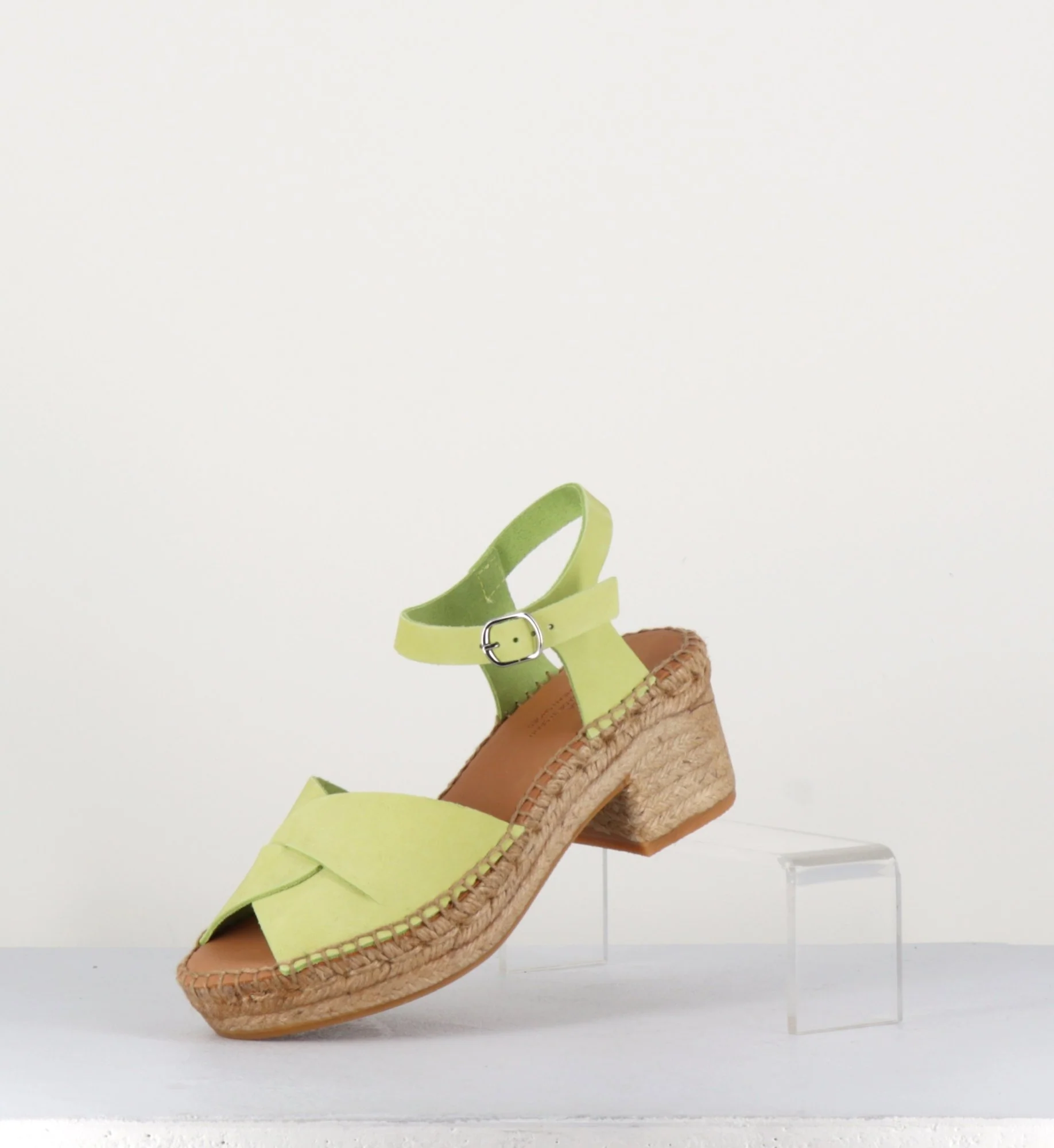 Sandale en cuir souple jaune citron design papillon espadrille - BULDO LIME – Image 5