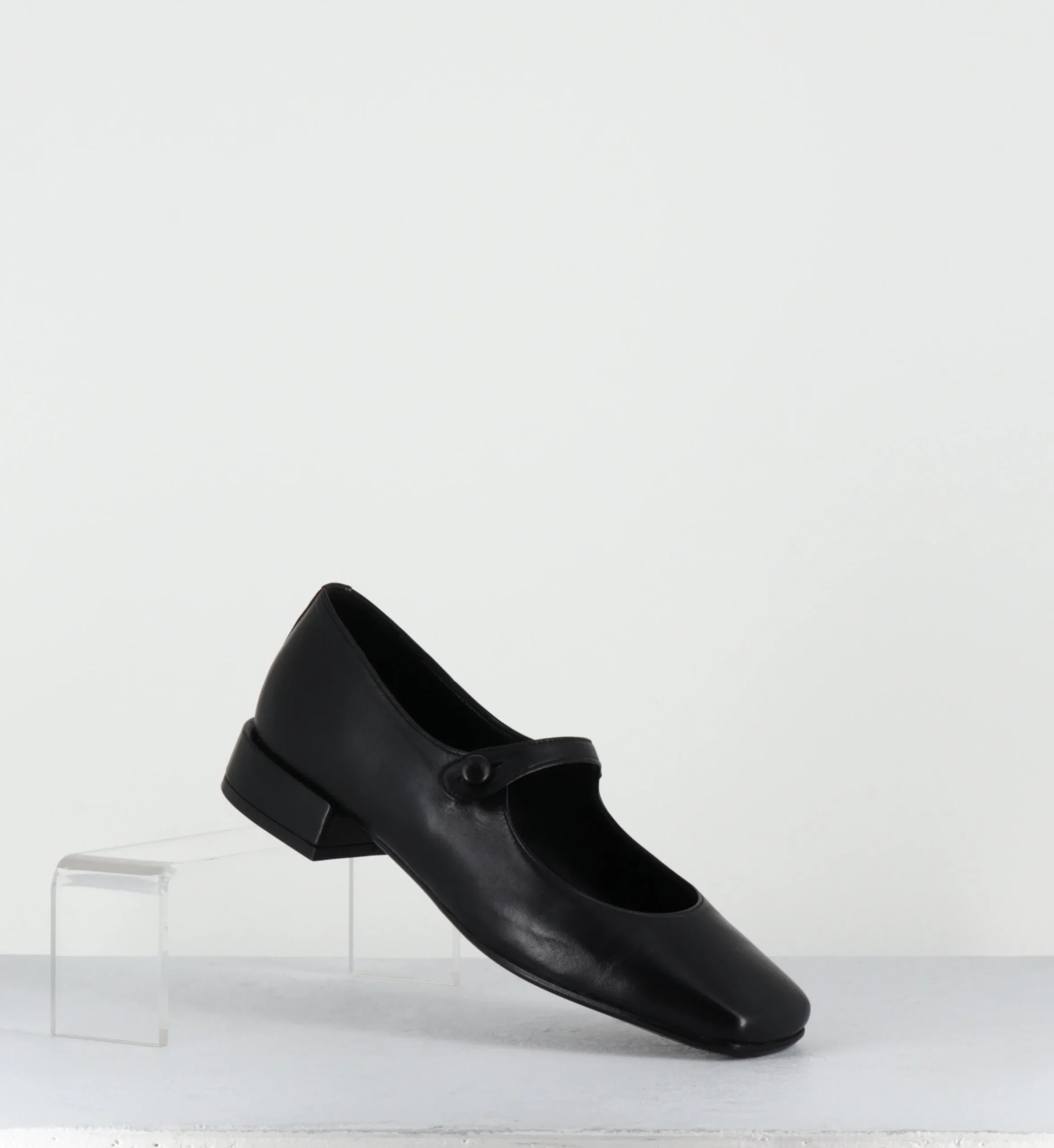 Babies en cuir souple noir bout carré - JANE BLACK COWHIDE – Image 5