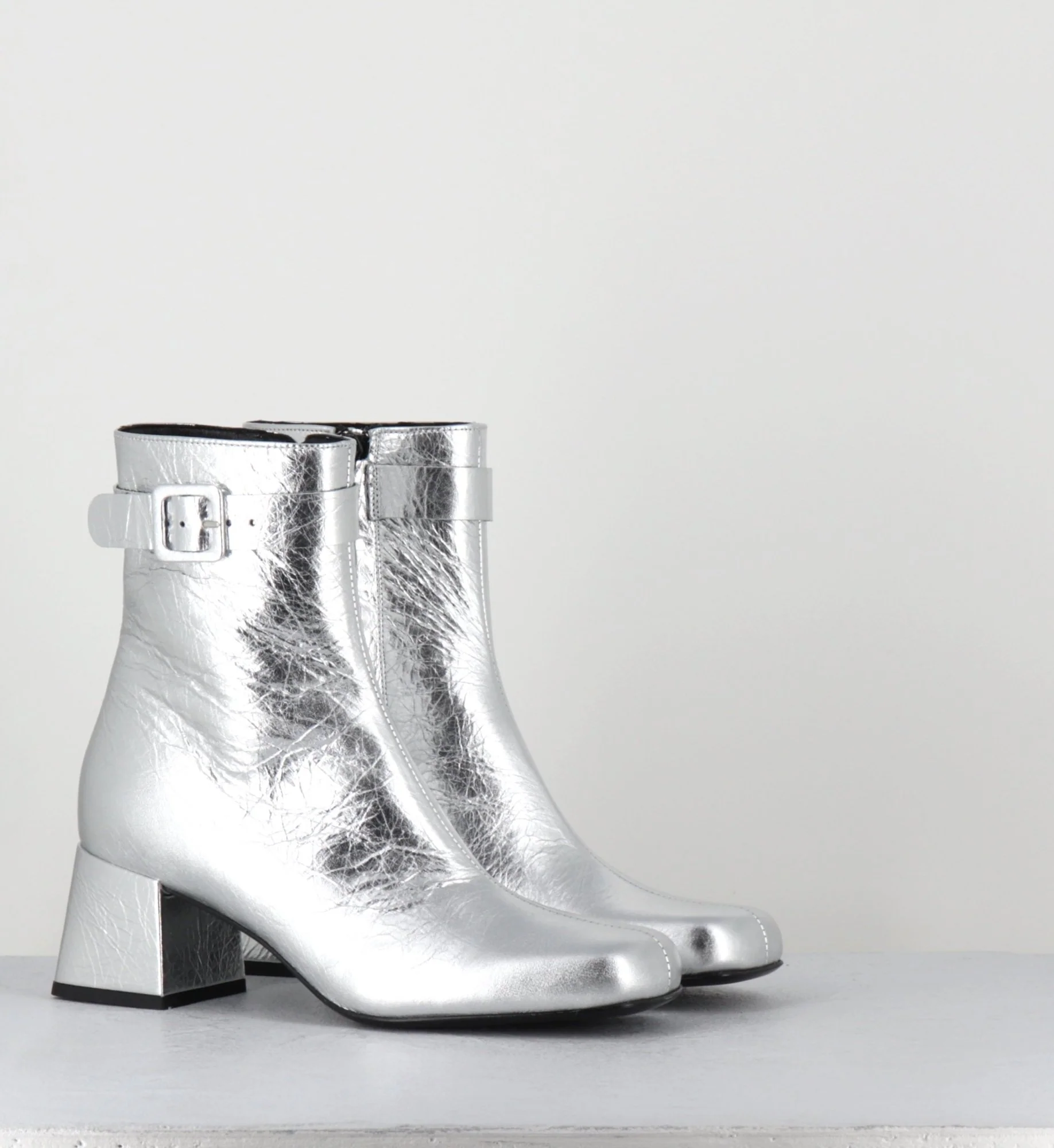 Boots 60s en cuir métallisé argent - XERT SCRATCH SILVER – Image 6