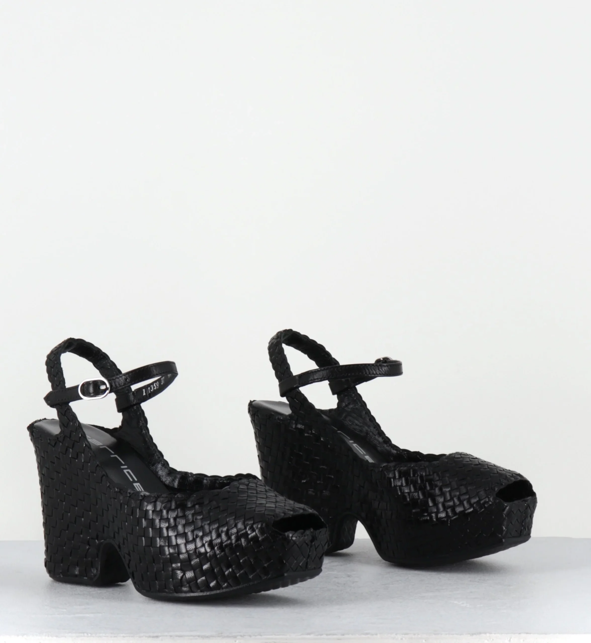 Sandales compensées en cuir tressé noir bout carré - SANREY NEGRO TRENZADO – Image 4